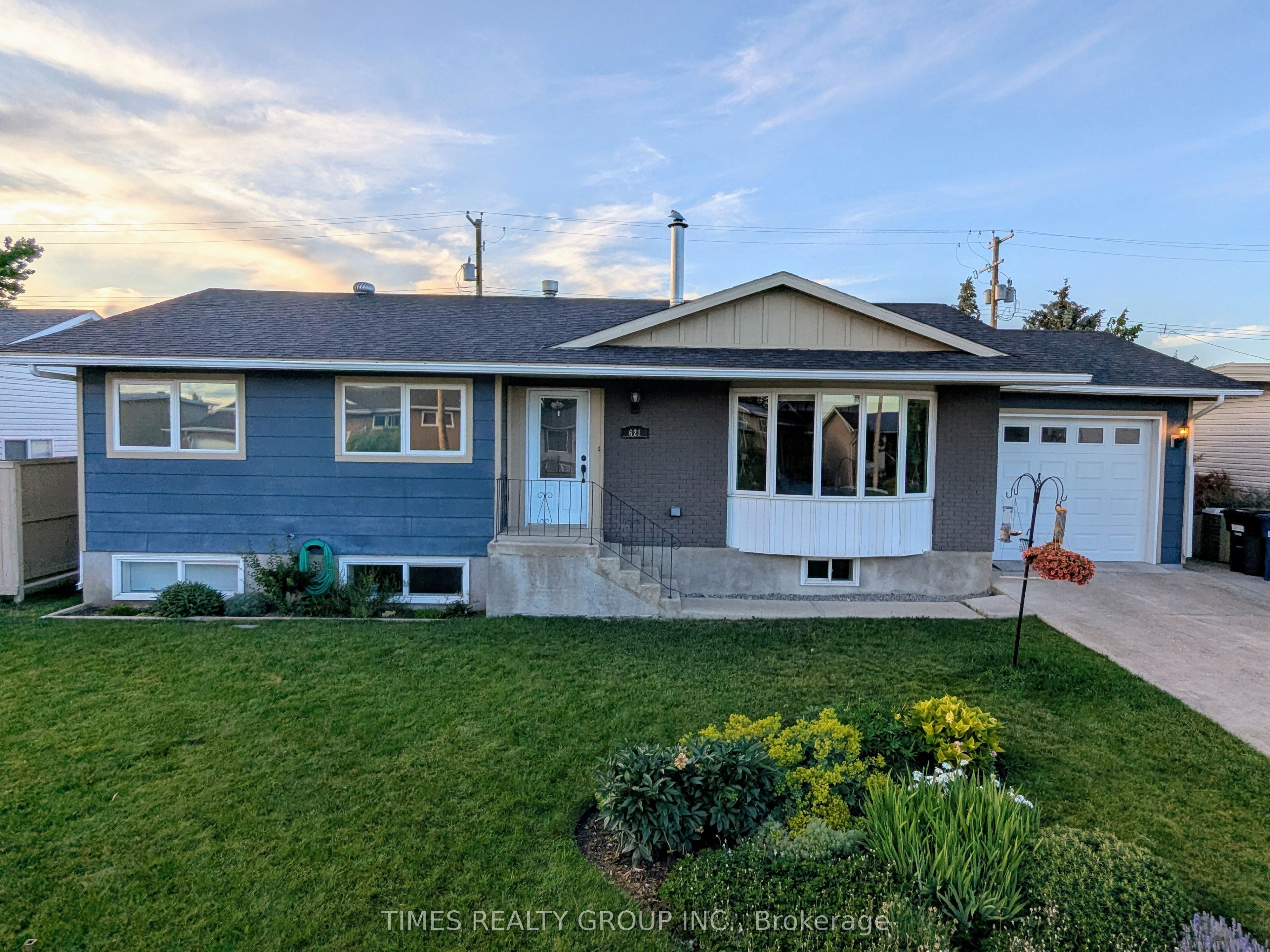 621 26th Street Property Photo 1