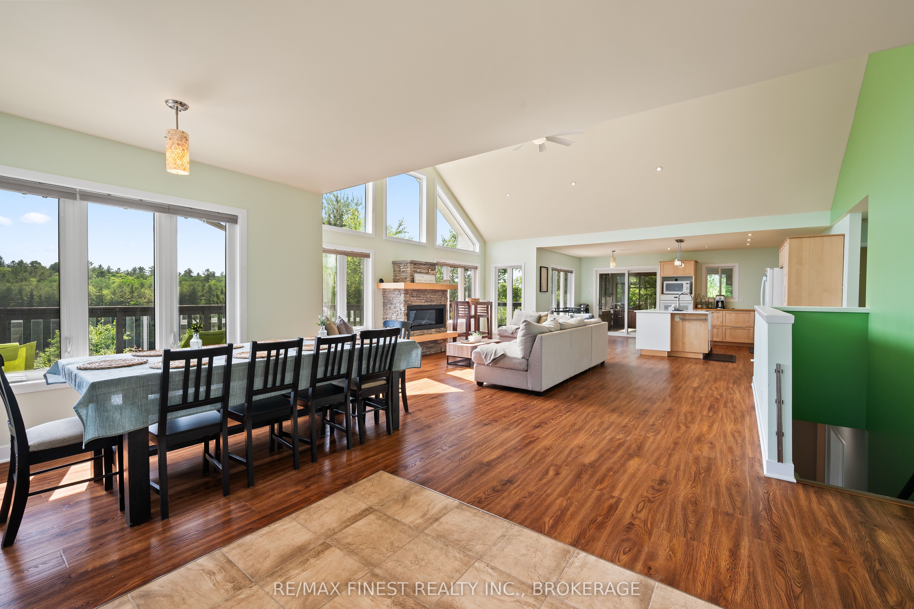 2092 Beach Road Property Photo 7