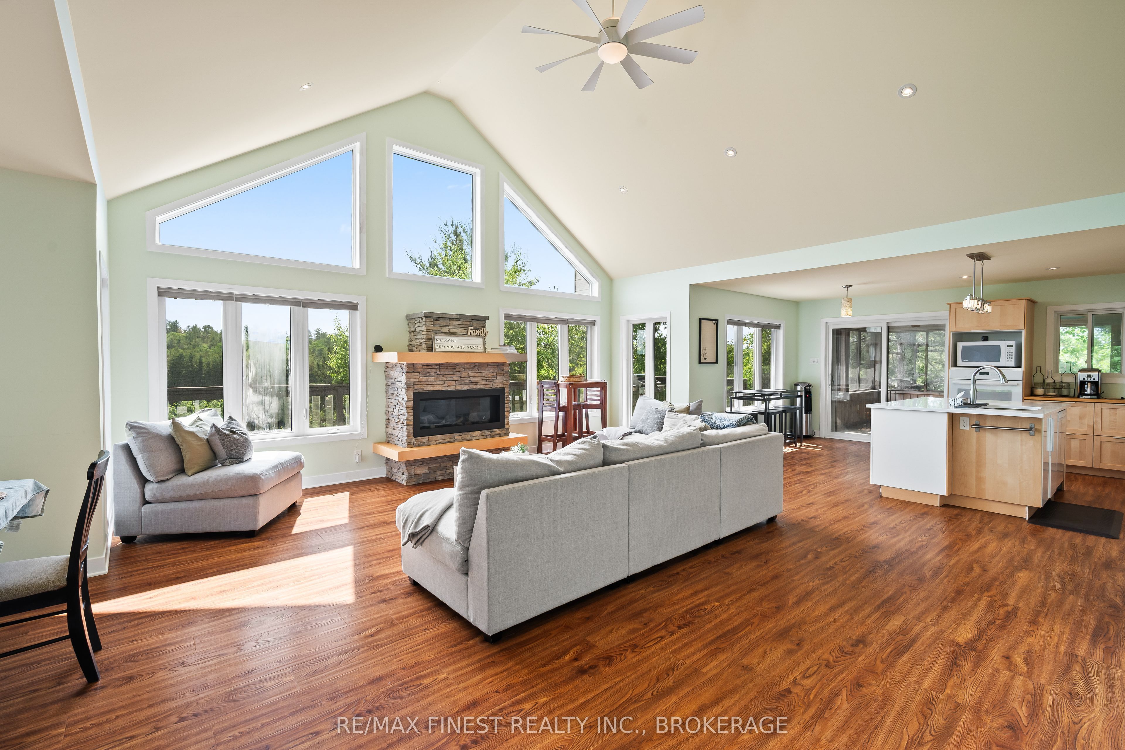 2092 Beach Road Property Photo 8