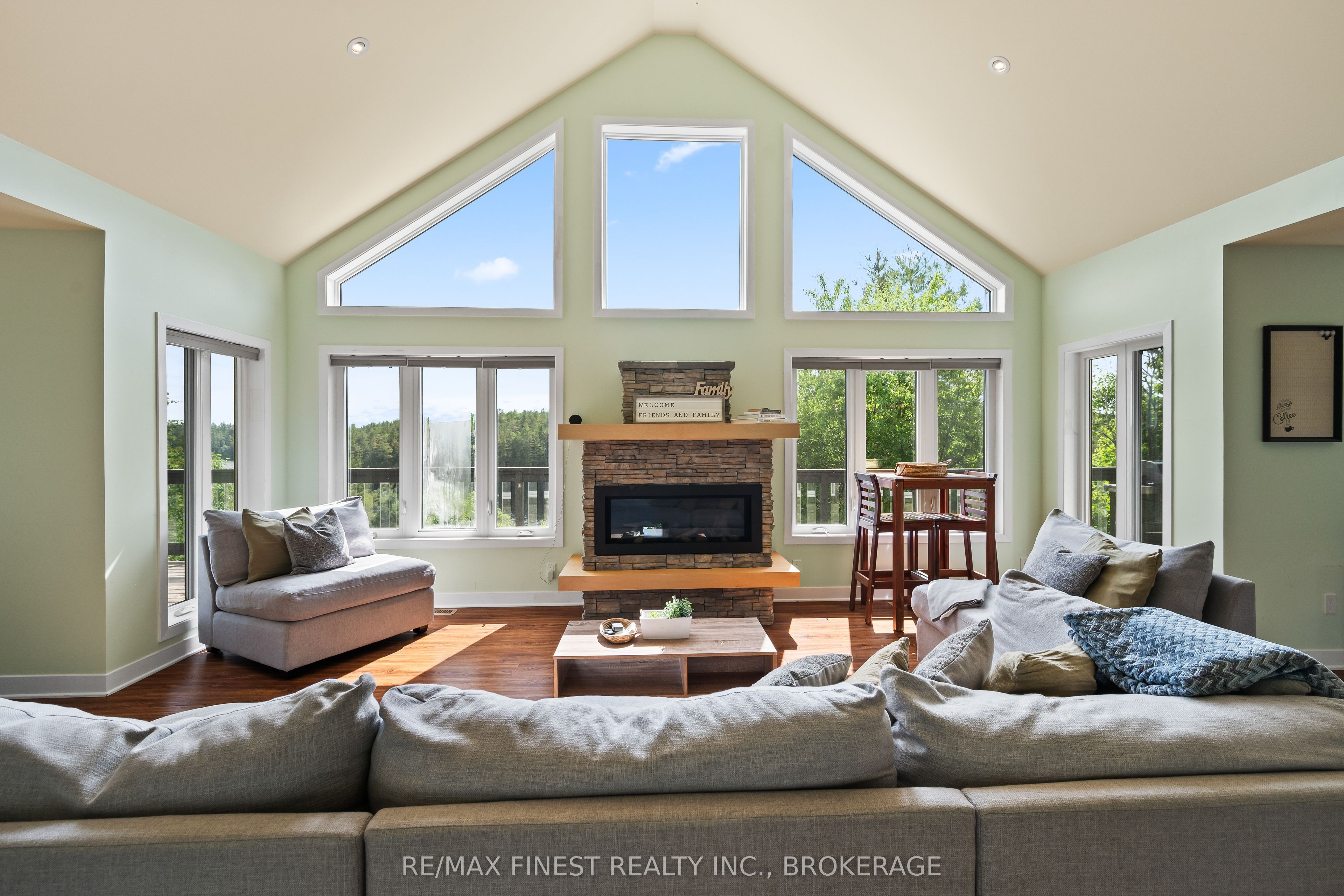 2092 Beach Road Property Photo 9