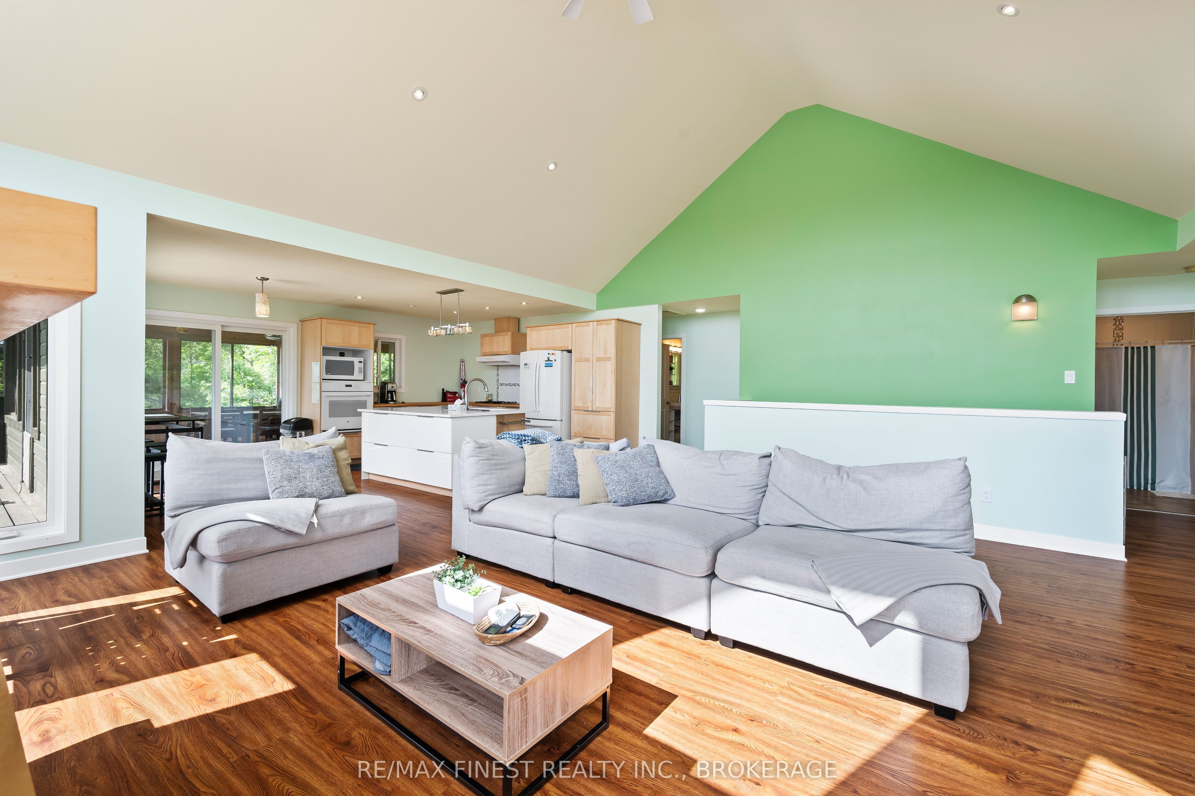 2092 Beach Road Property Photo 12