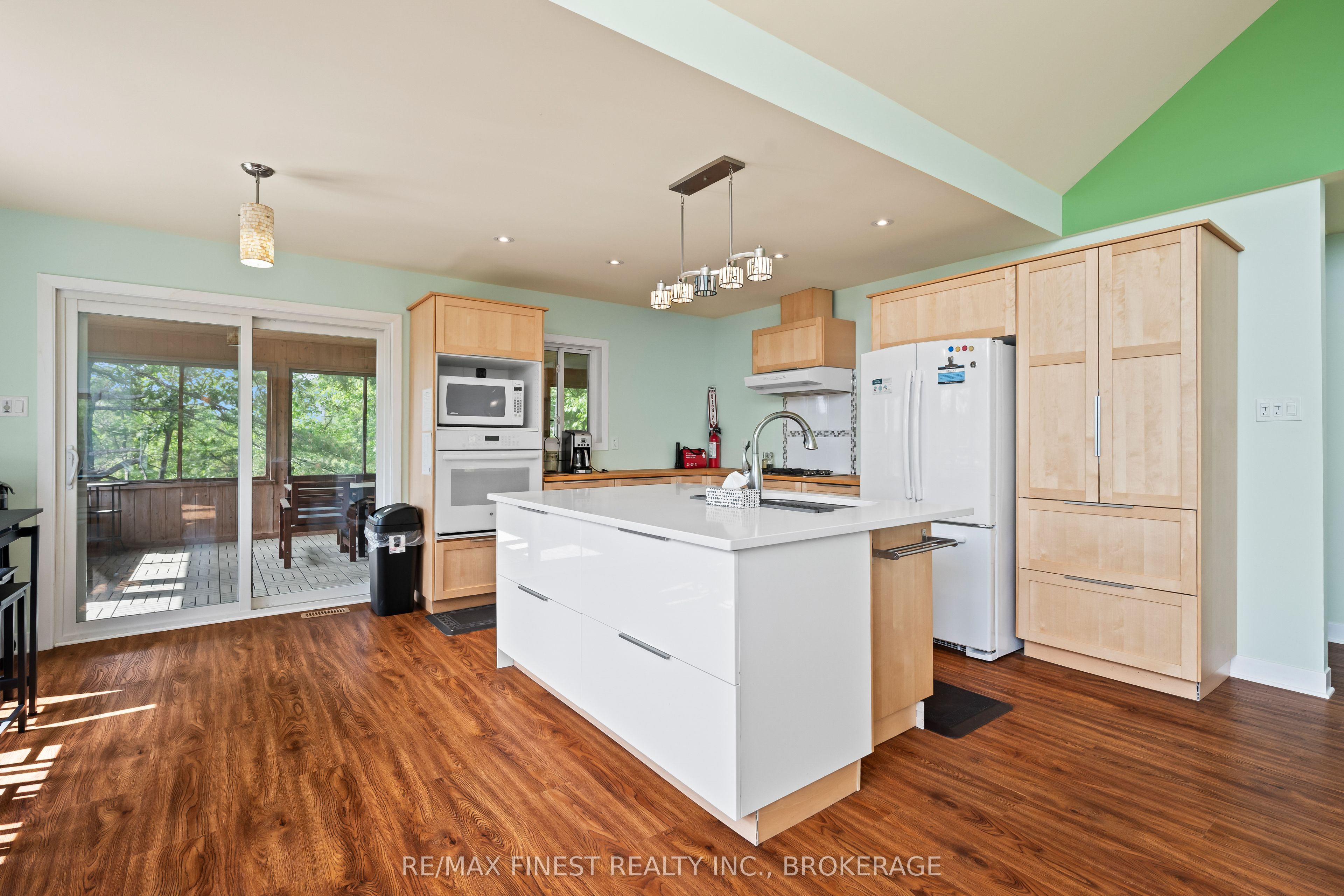 2092 Beach Road Property Photo 13