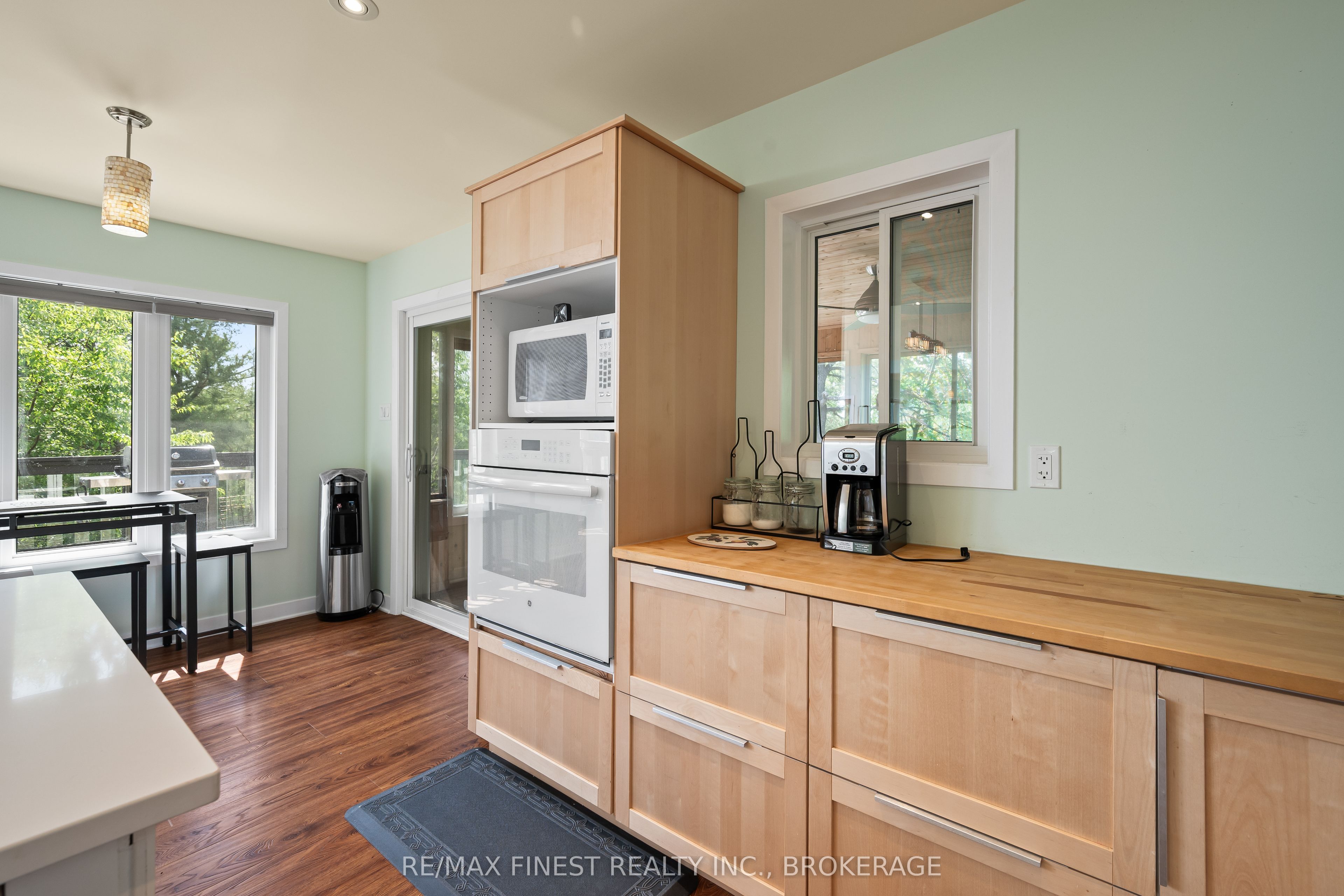 2092 Beach Road Property Photo 15