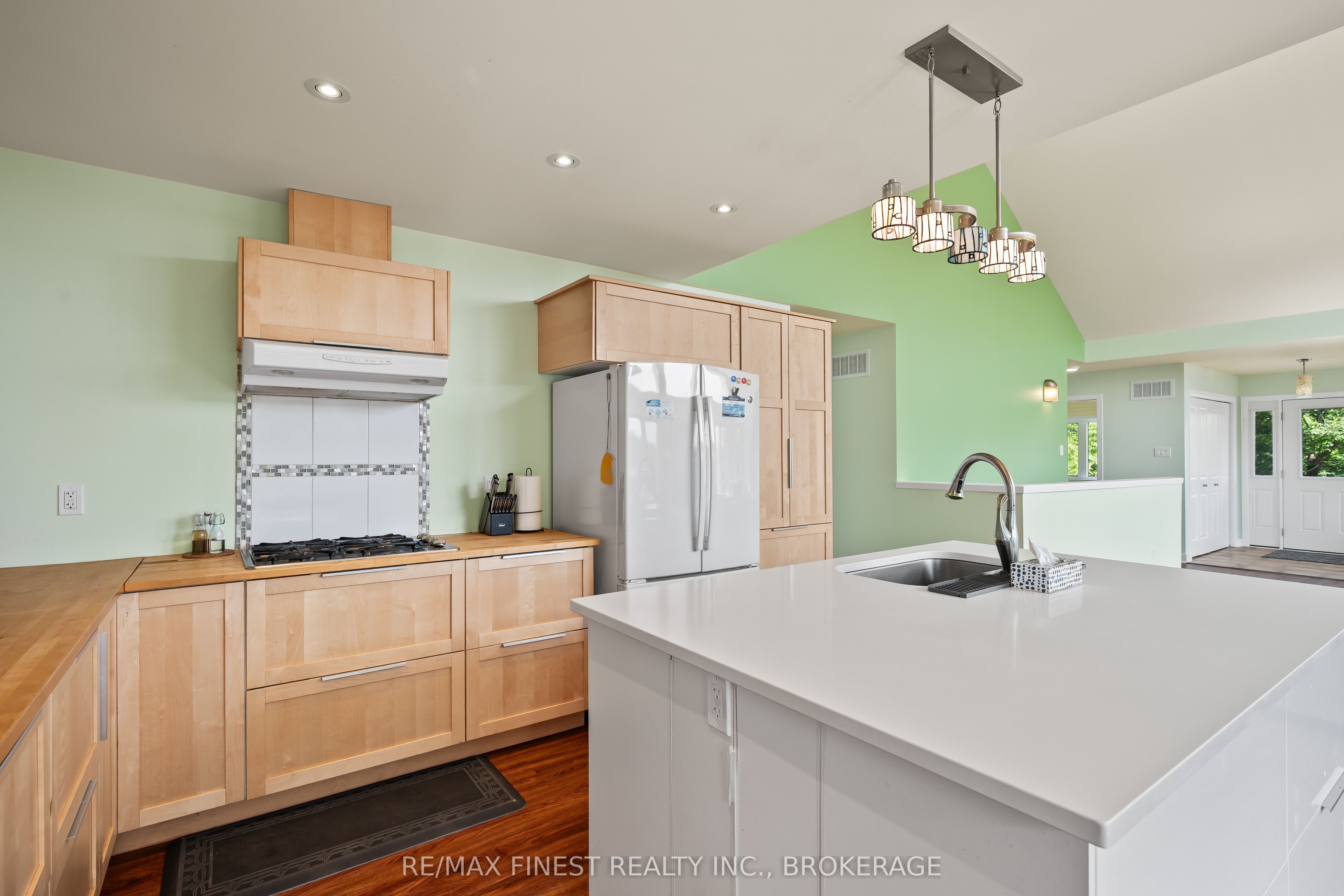 2092 Beach Road Property Photo 17