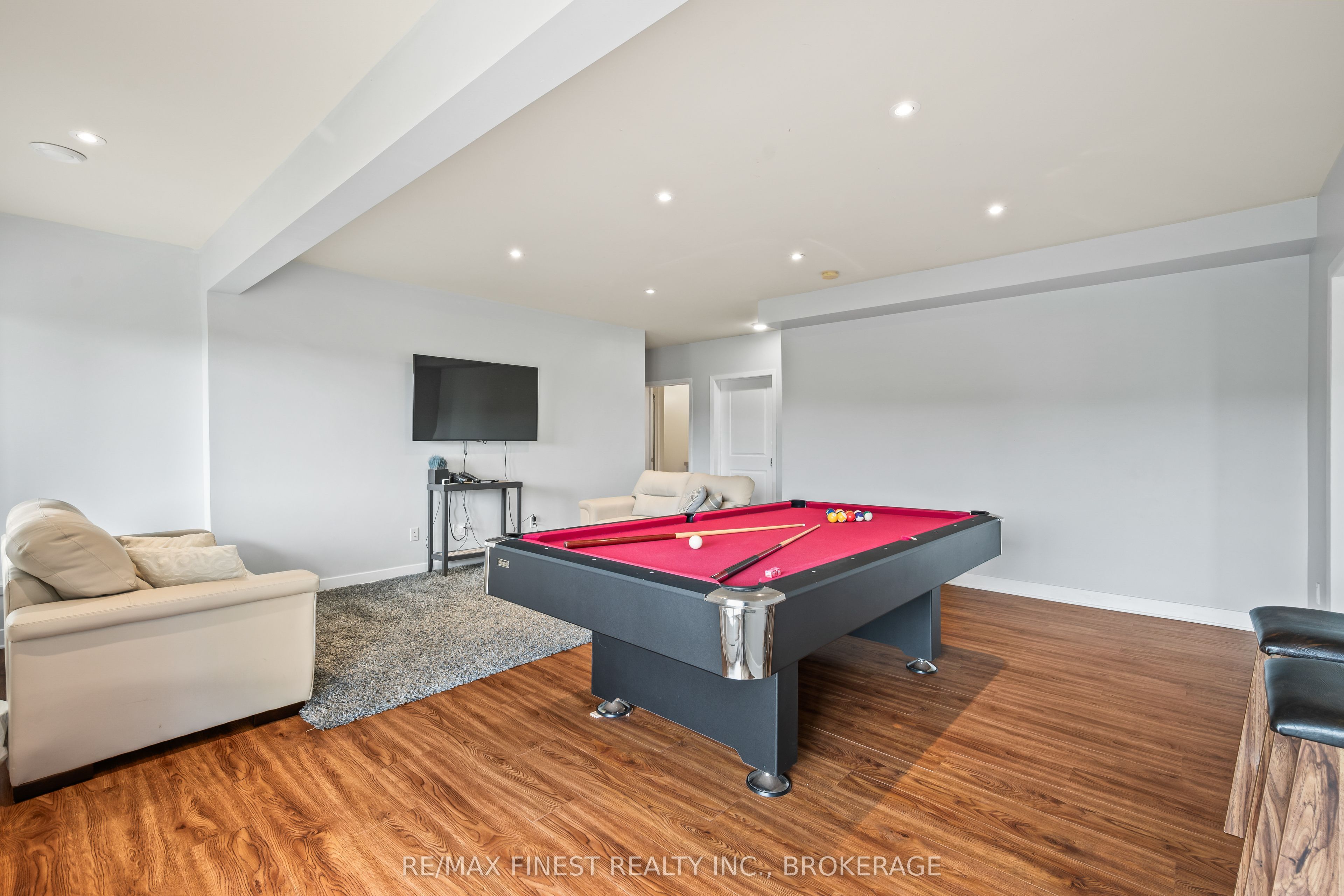 2092 Beach Road Property Photo 30