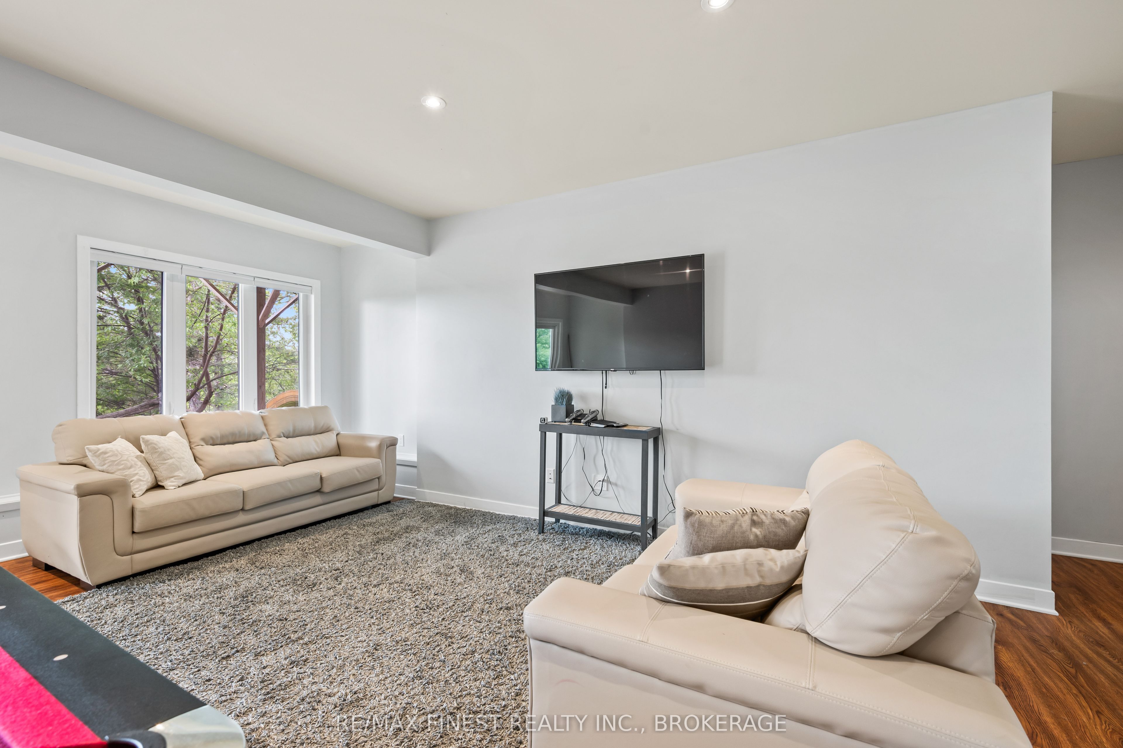 2092 Beach Road Property Photo 32