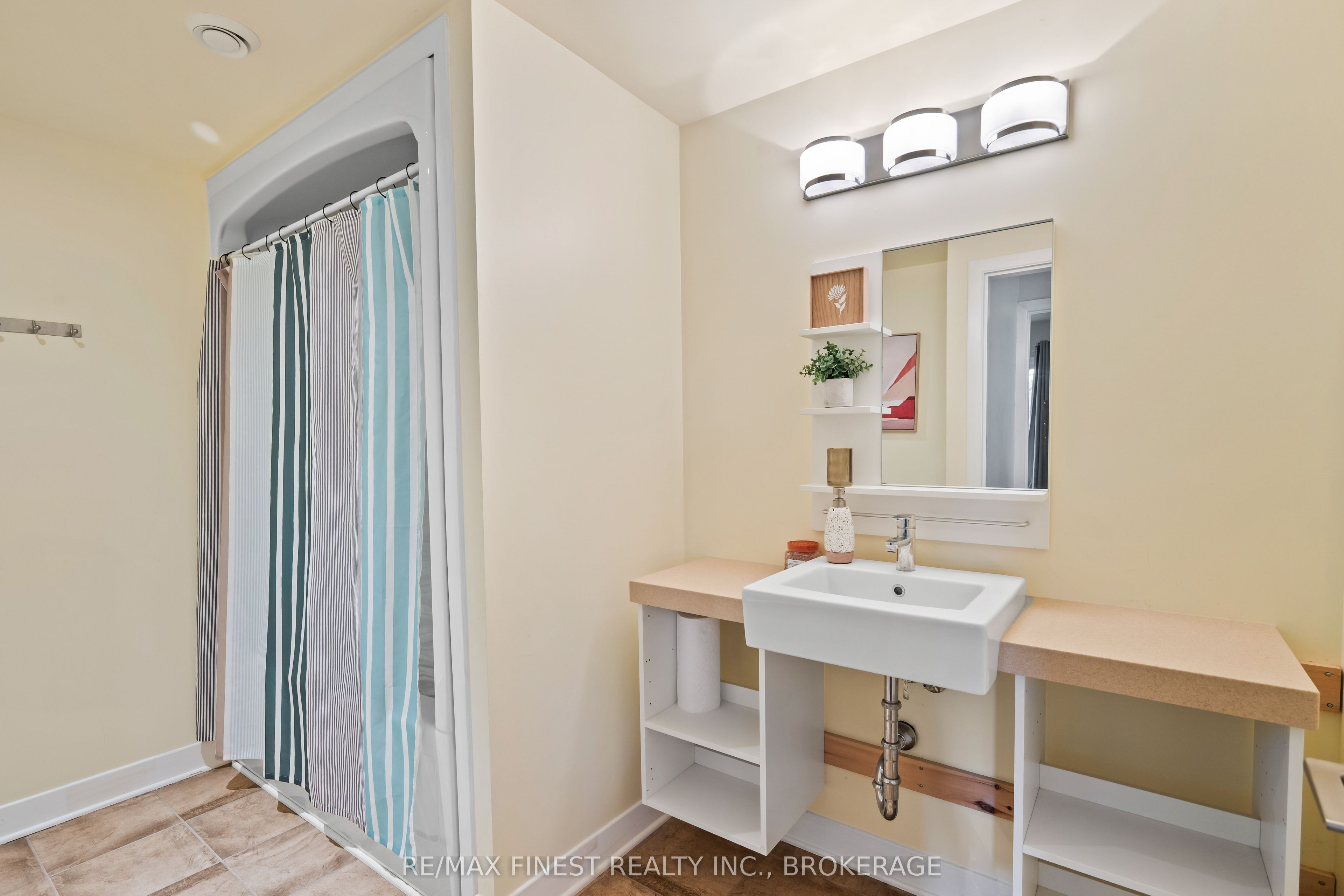 2092 Beach Road Property Photo 35