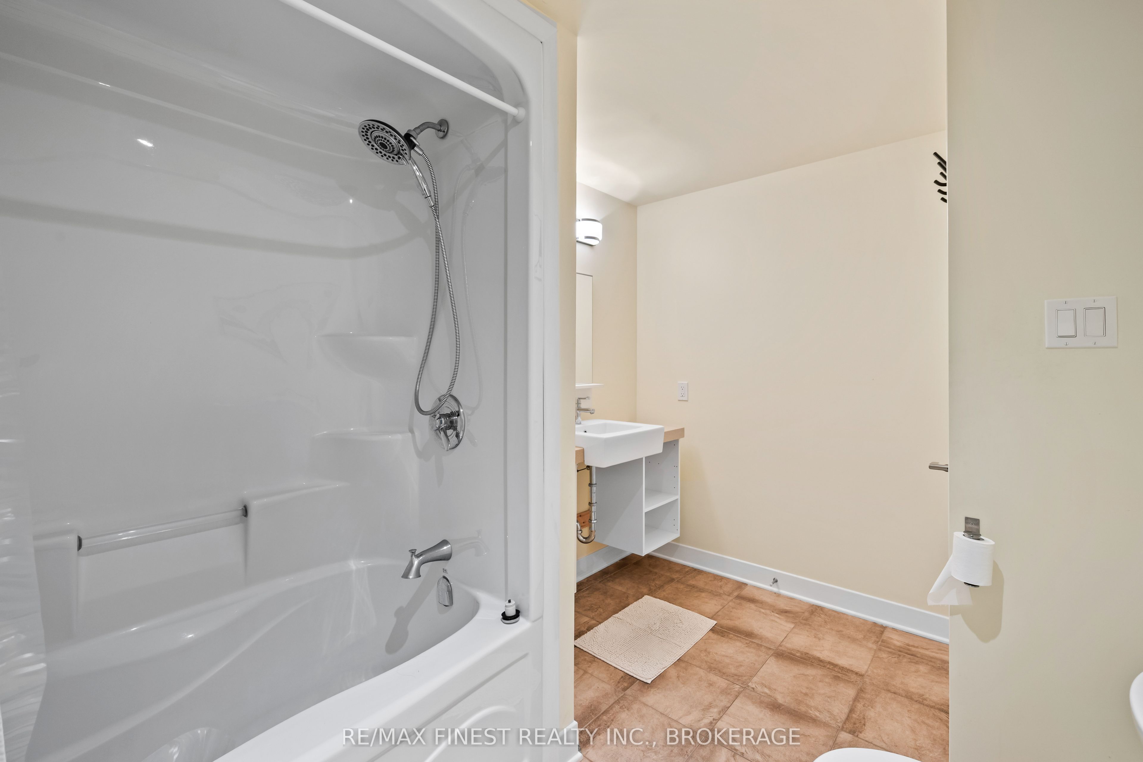 2092 Beach Road Property Photo 36