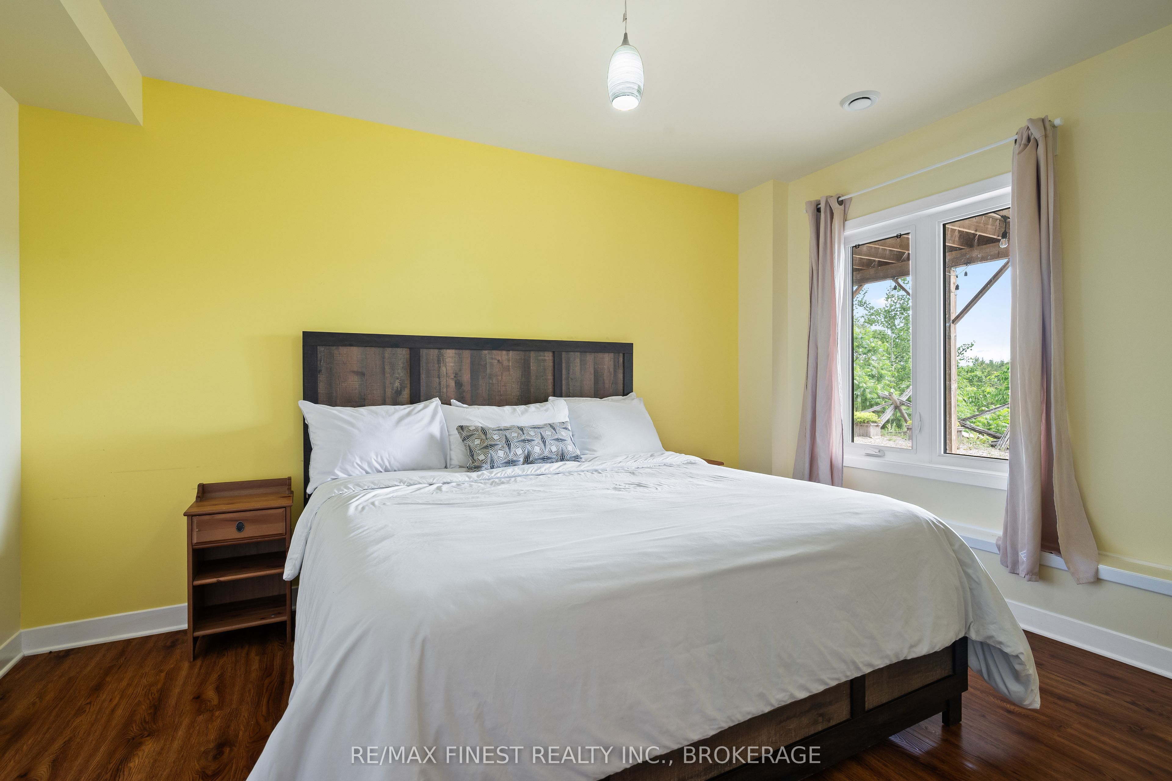 2092 Beach Road Property Photo 37