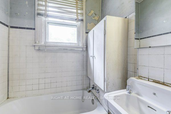 182 Balmoral Avenue Property Photo 21