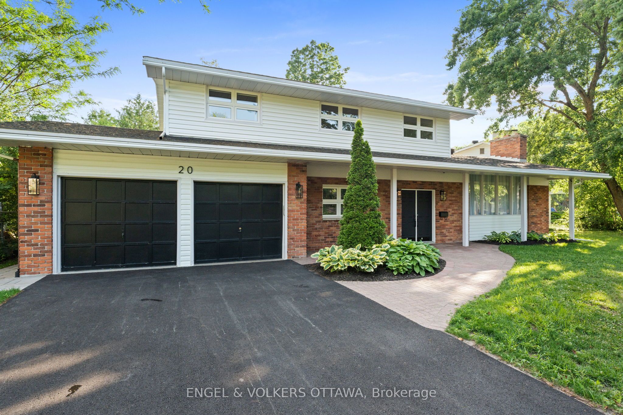 20 Mohawk Crescent