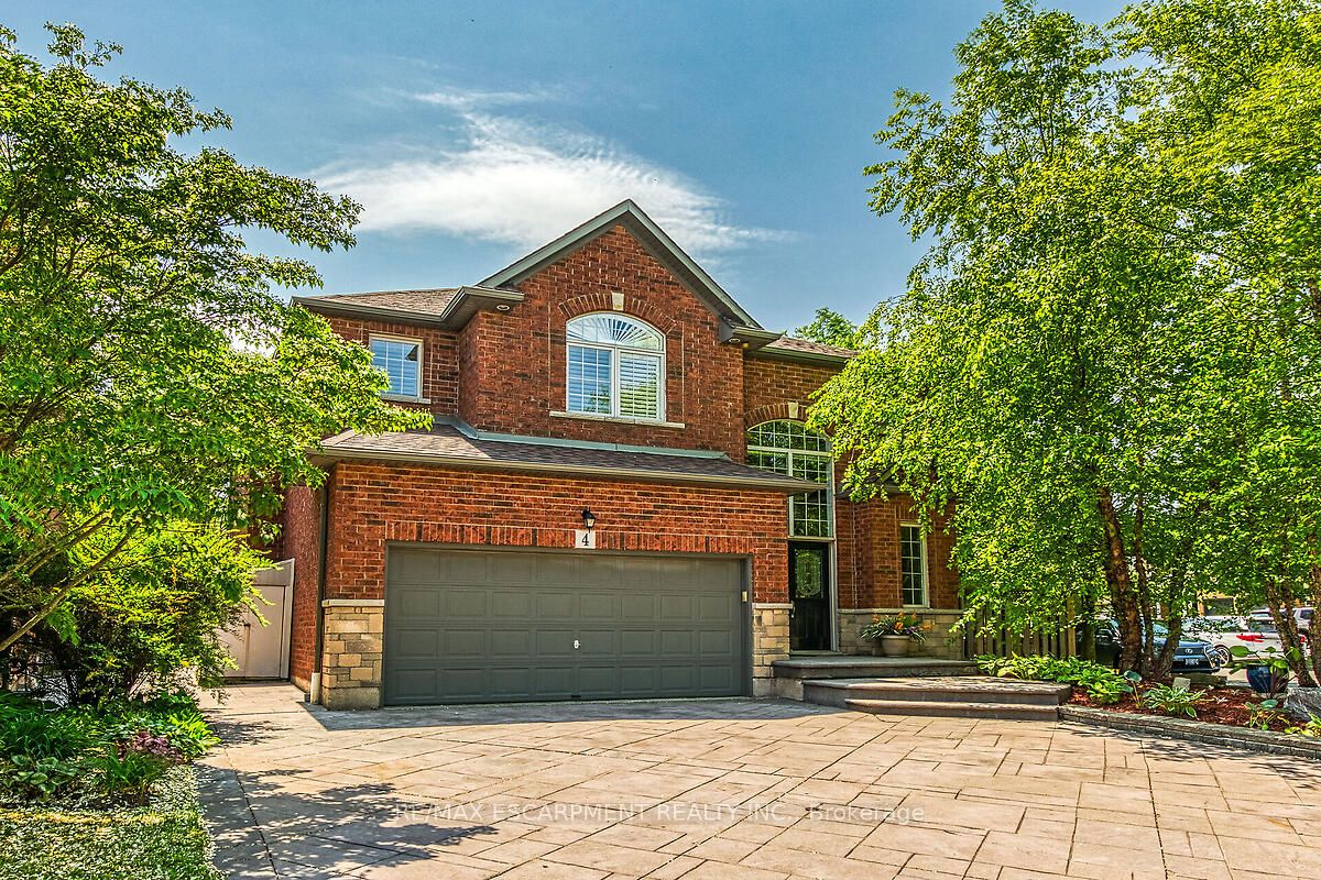 4 Moonstone Court Property Photo 1