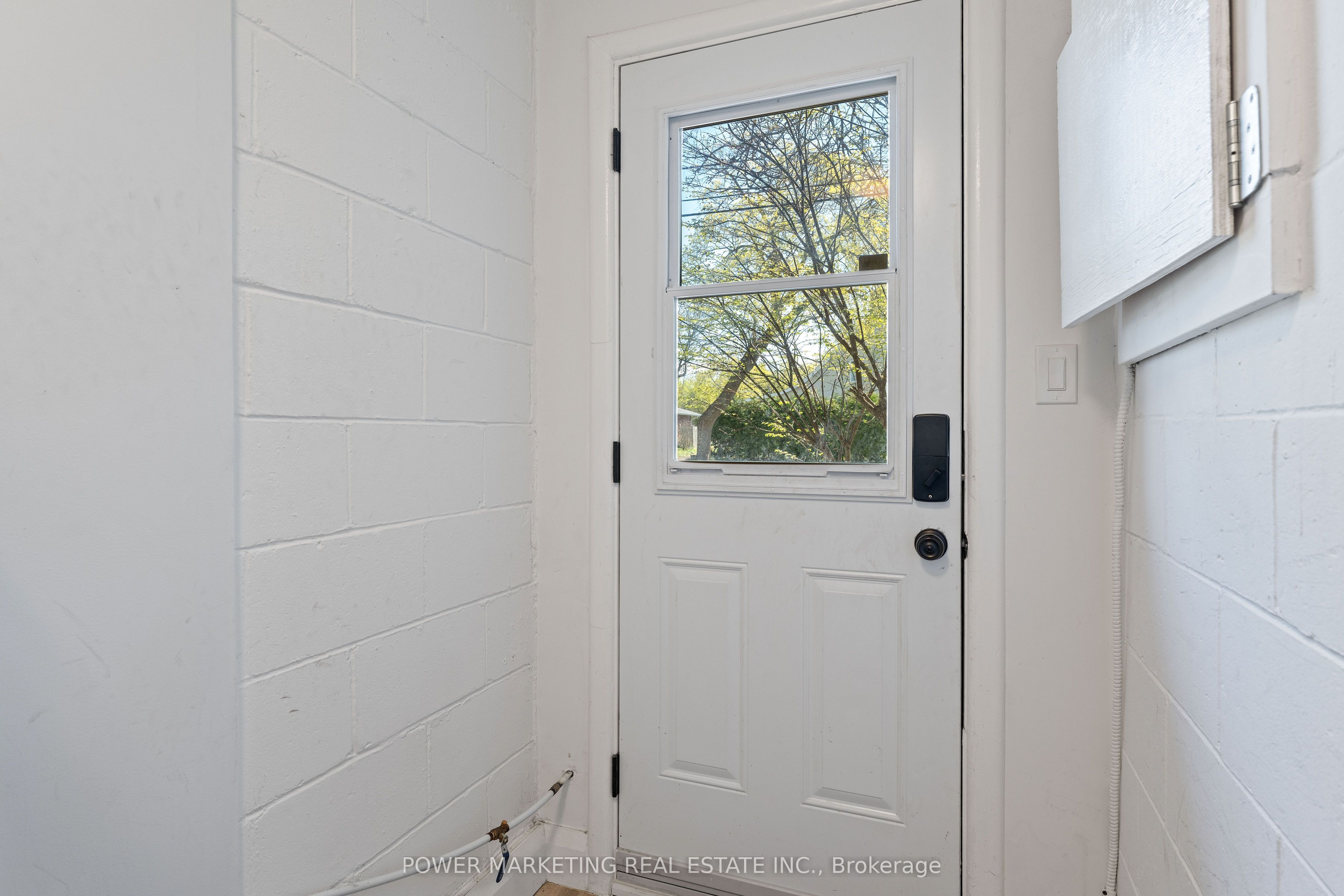 1244 Prince Of Wales Dr Property Photo 11