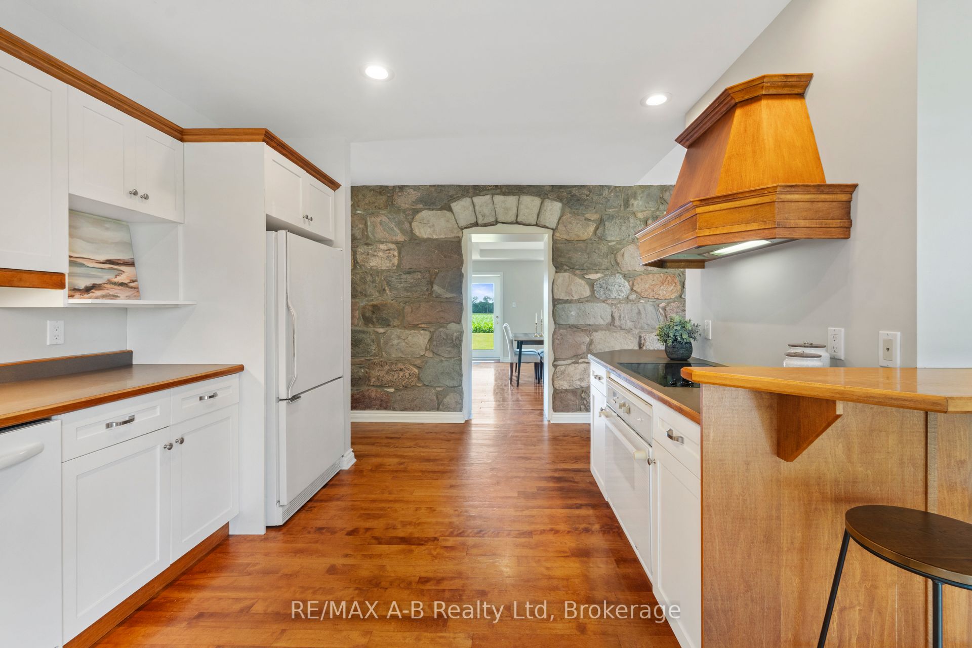 2700 Cow Path Property Photo 10