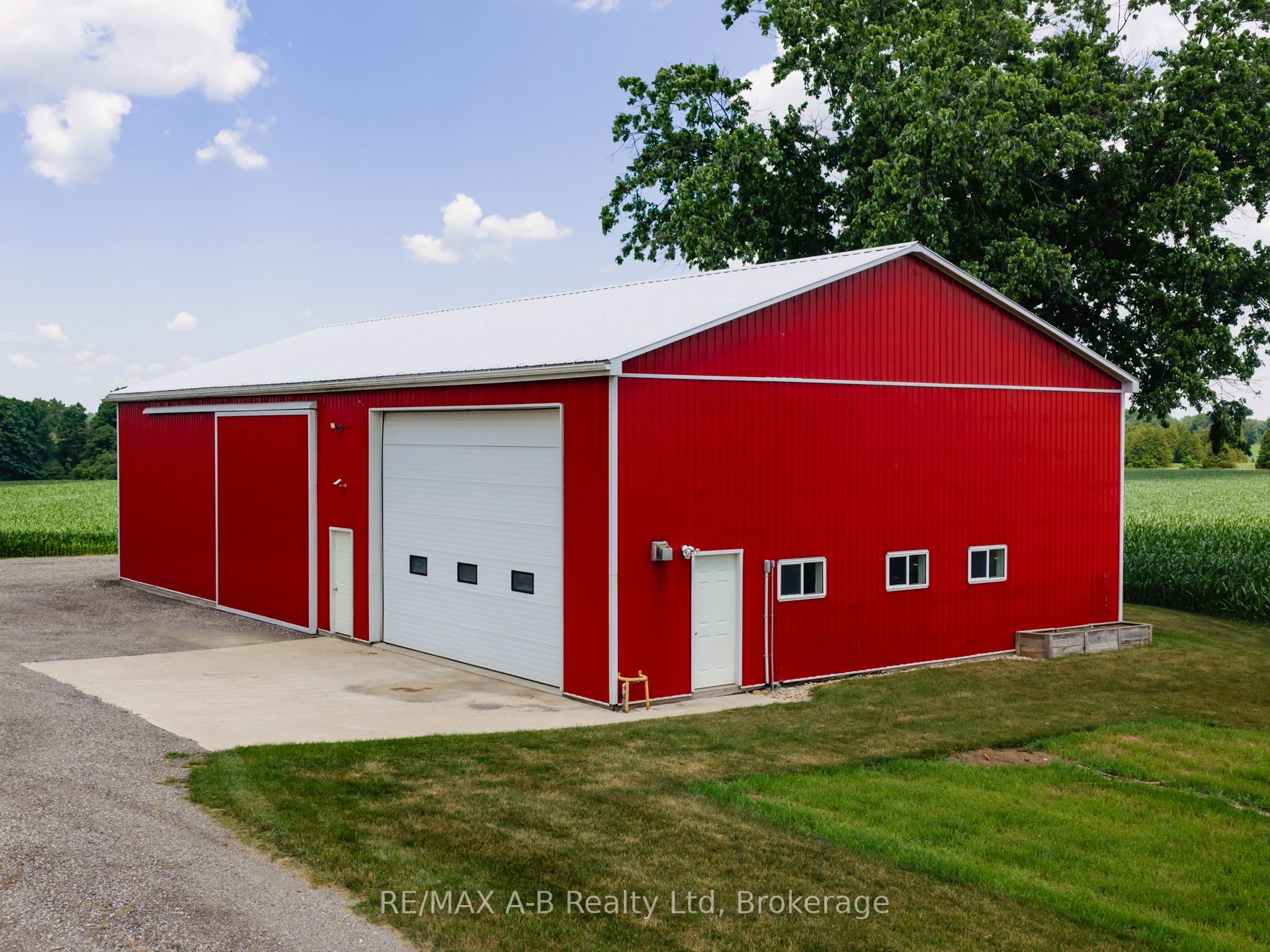 2700 Cow Path Property Photo 38
