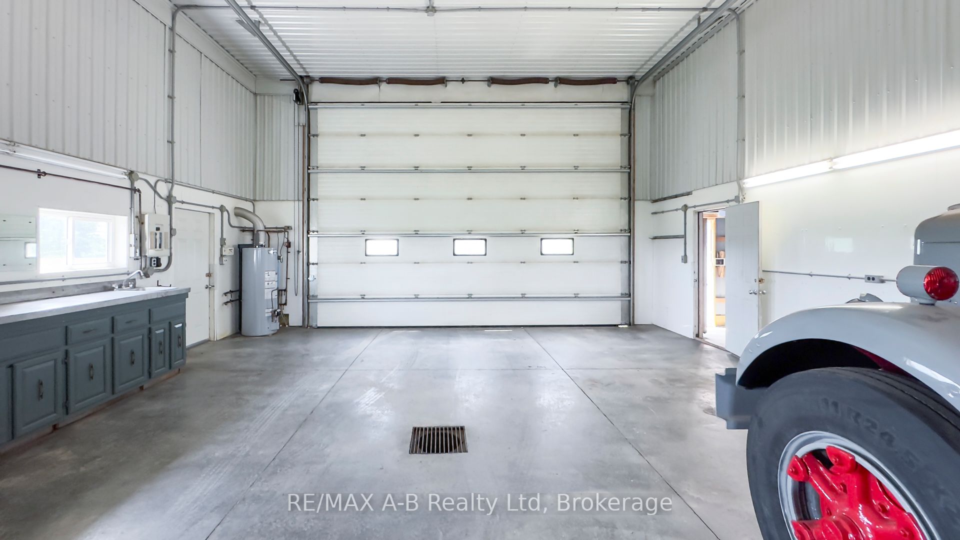 2700 Cow Path Property Photo 44