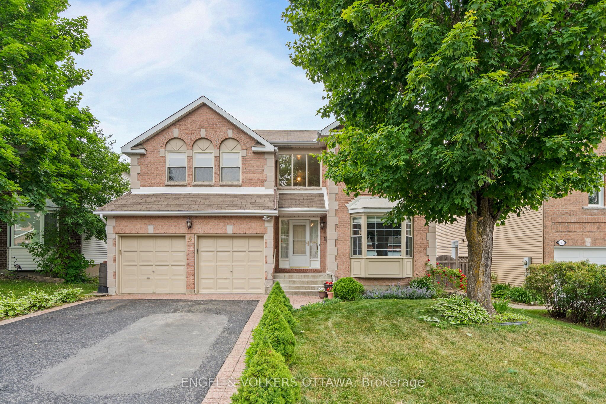 4 Collingwood Crescent Property Photo 1