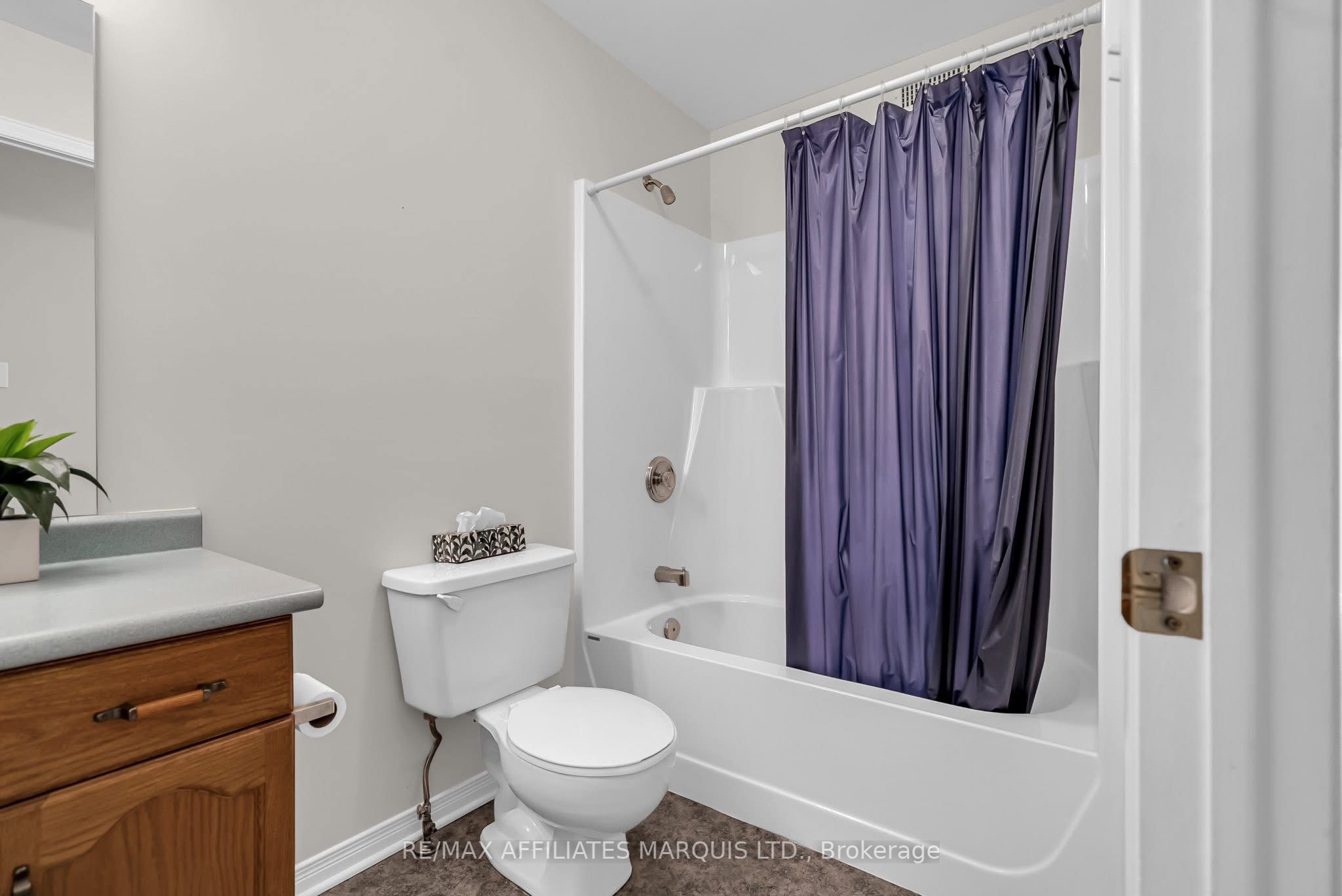 212 Northwoods Crescent Property Photo 16