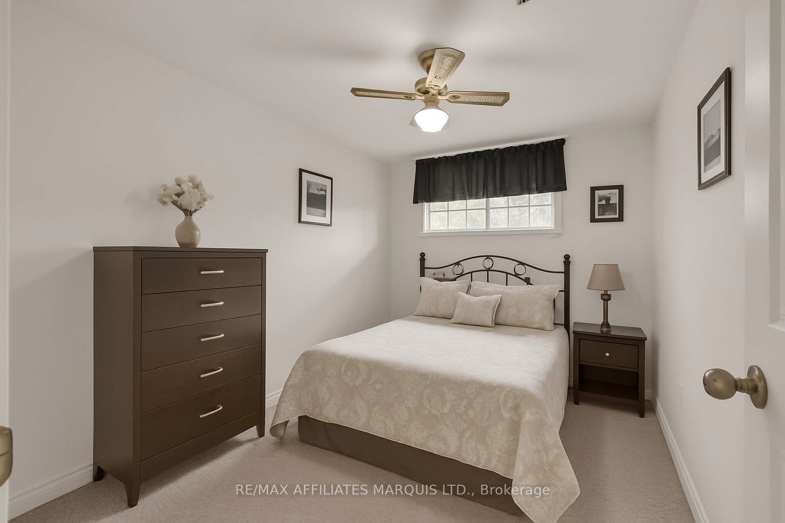 212 Northwoods Crescent Property Photo 18