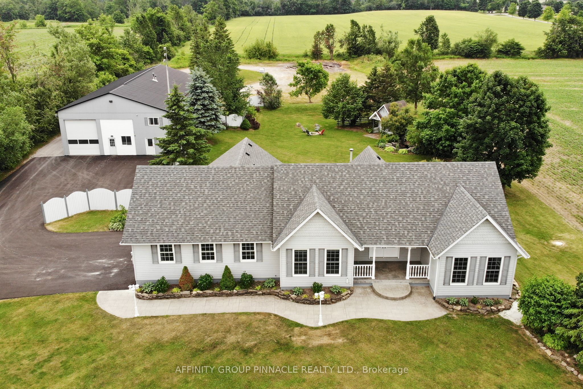 1042 Skyline Road Property Photo 1