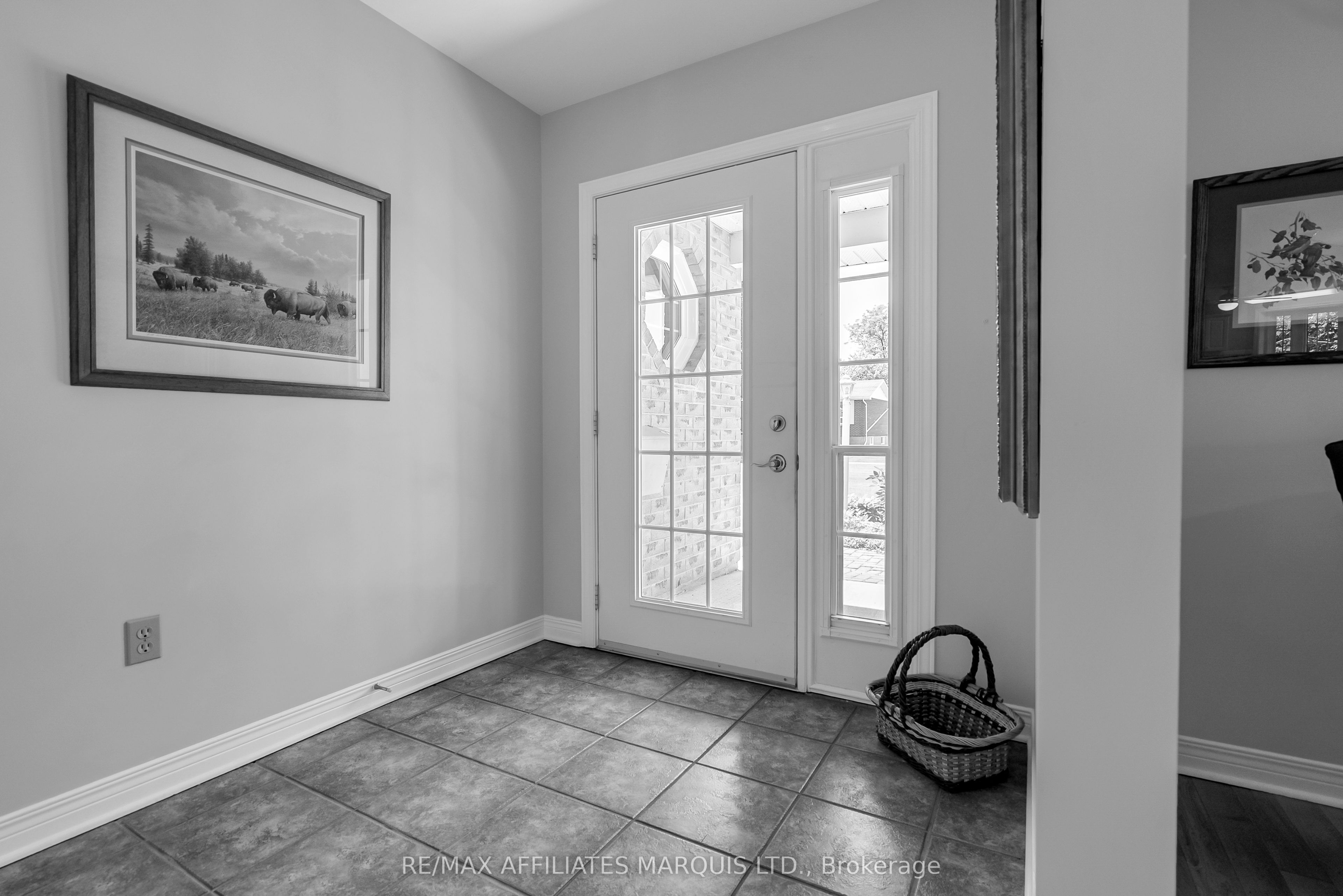 24 Saunders Avenue Property Photo 3