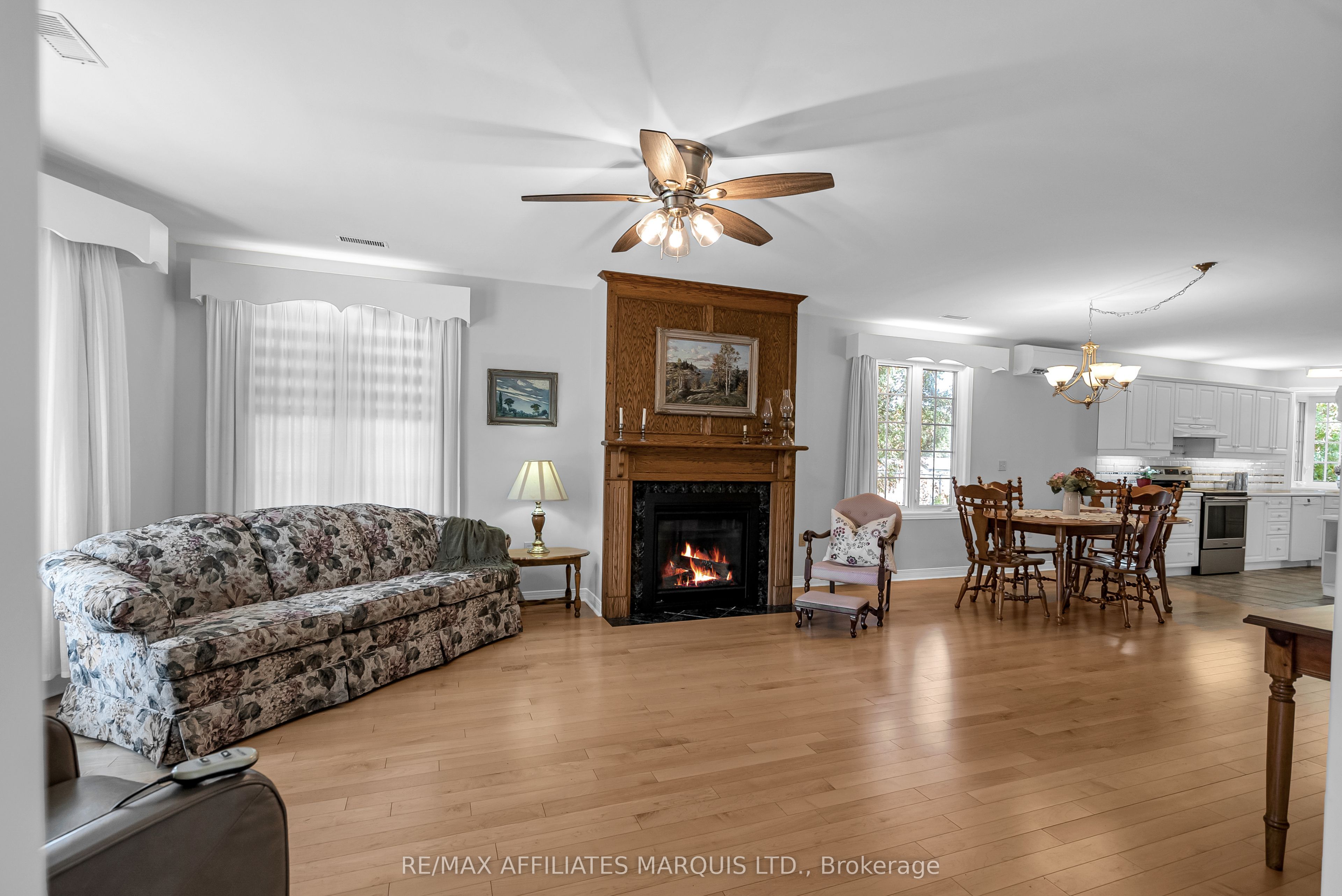 24 Saunders Avenue Property Photo 5