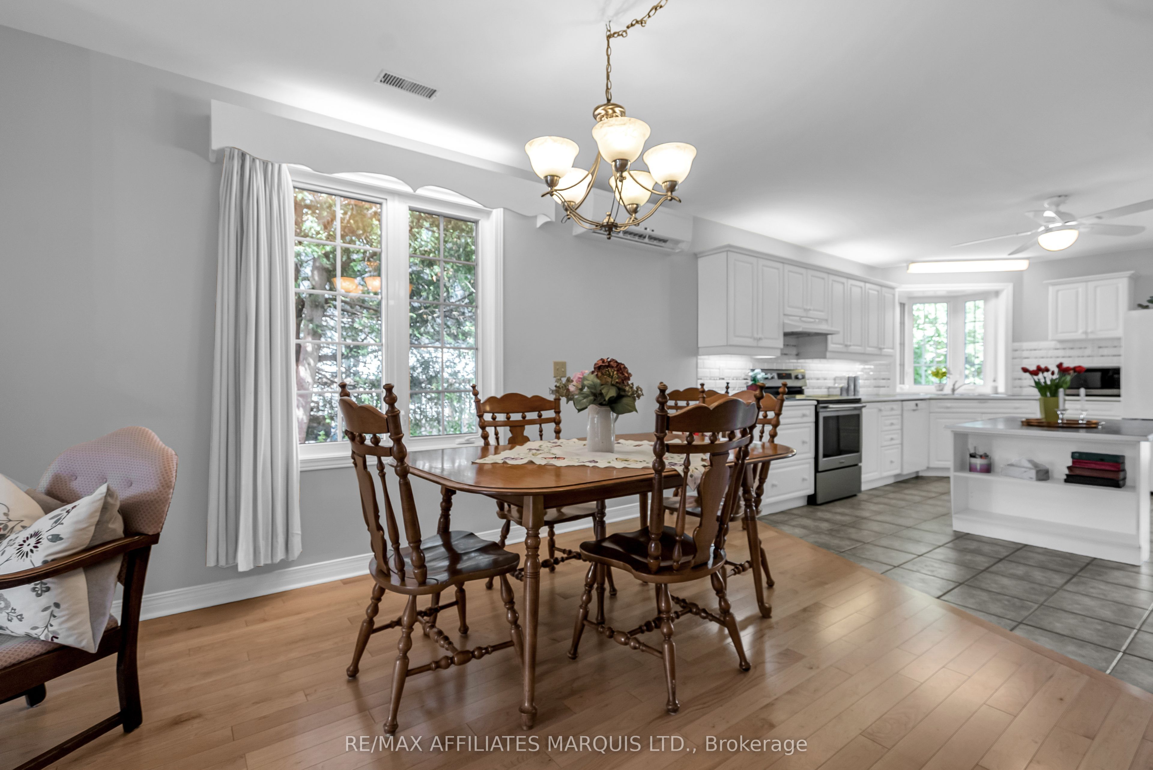 24 Saunders Avenue Property Photo 10