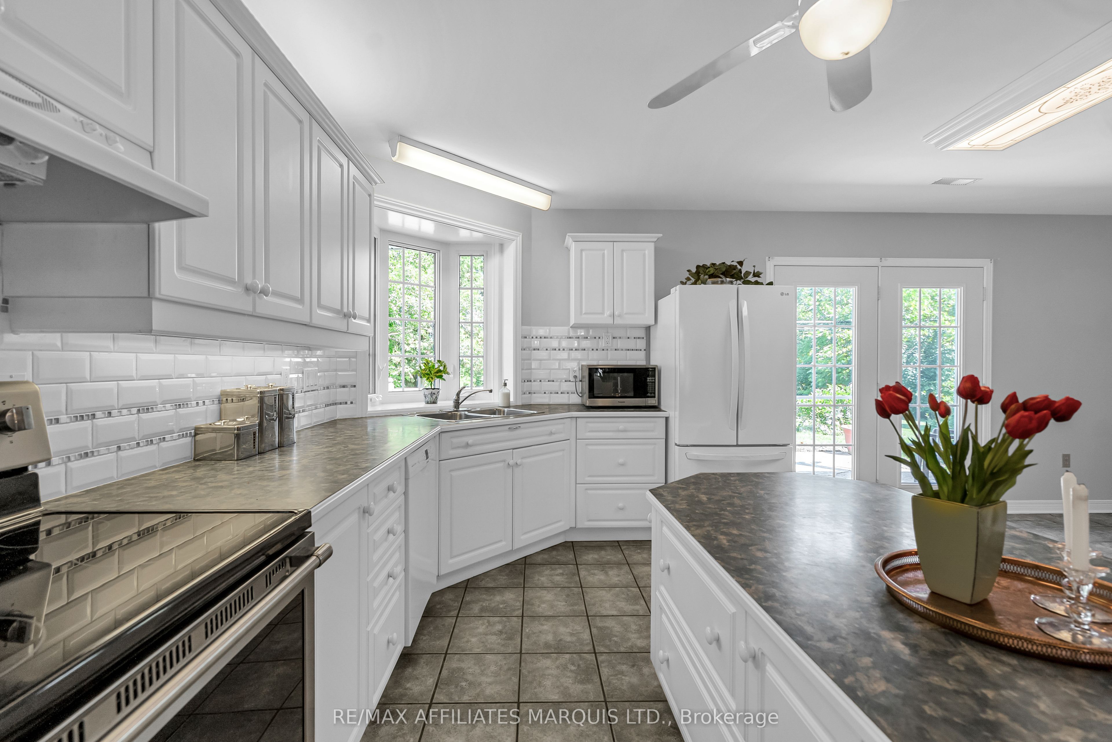 24 Saunders Avenue Property Photo 13