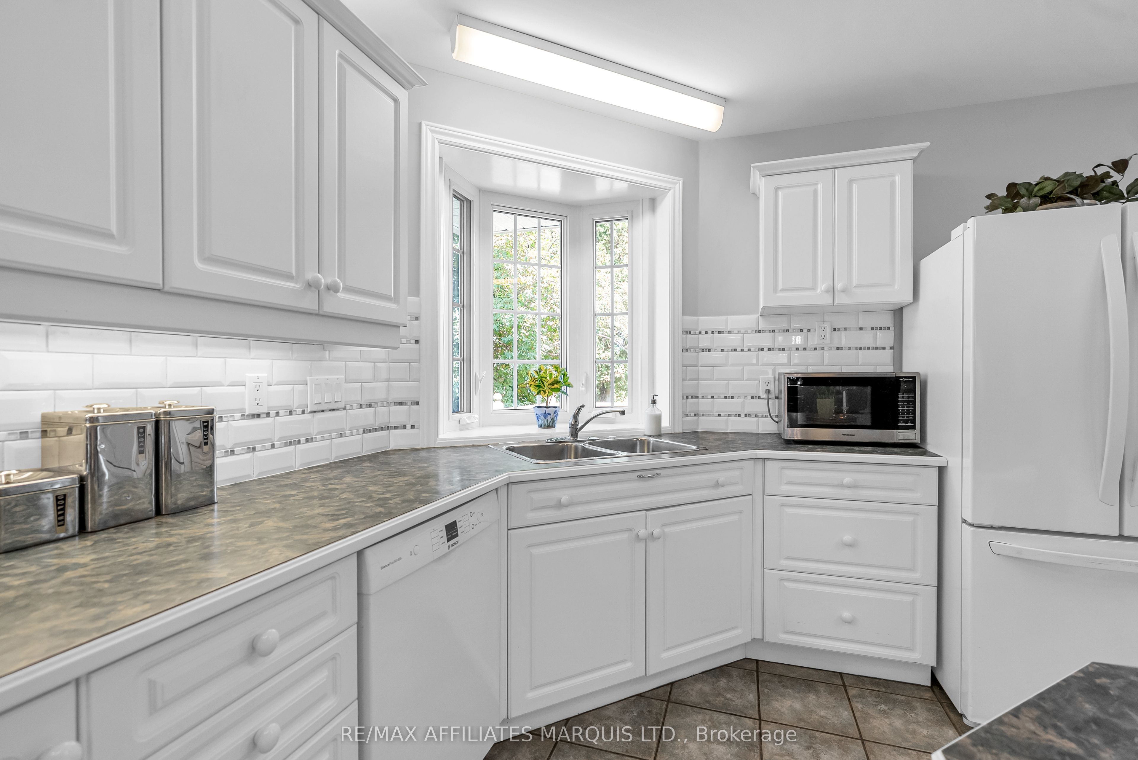 24 Saunders Avenue Property Photo 14