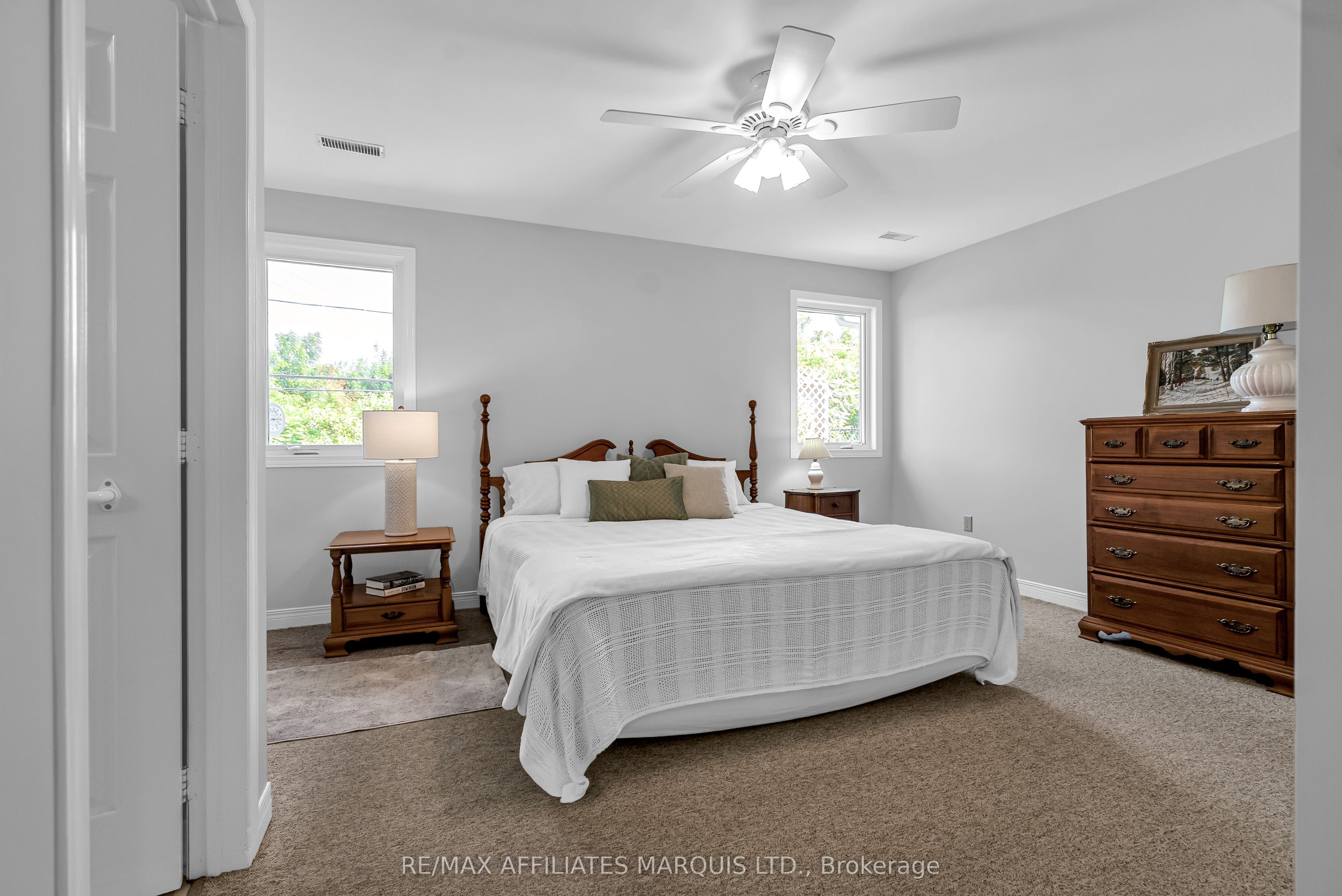 24 Saunders Avenue Property Photo 18