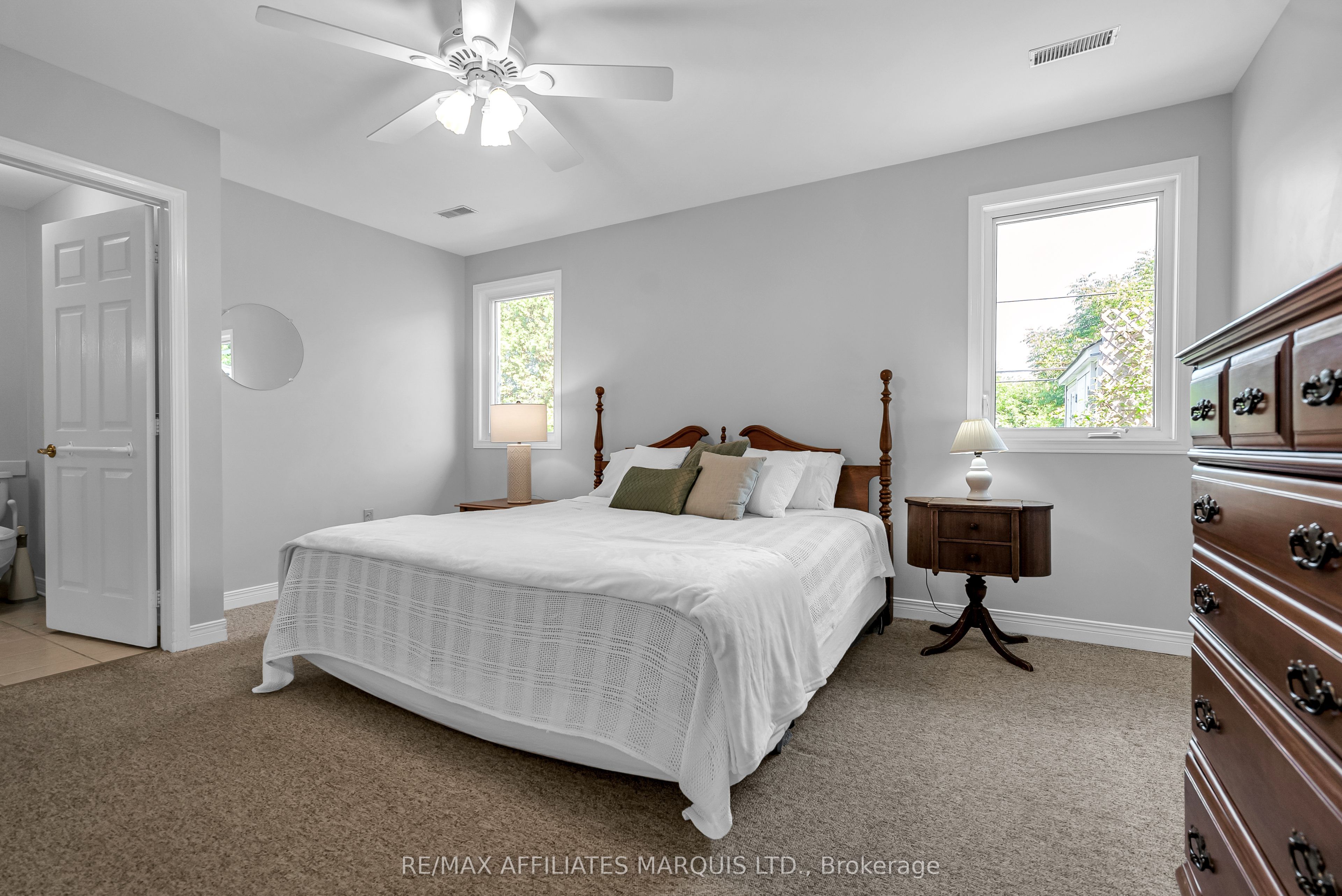 24 Saunders Avenue Property Photo 19