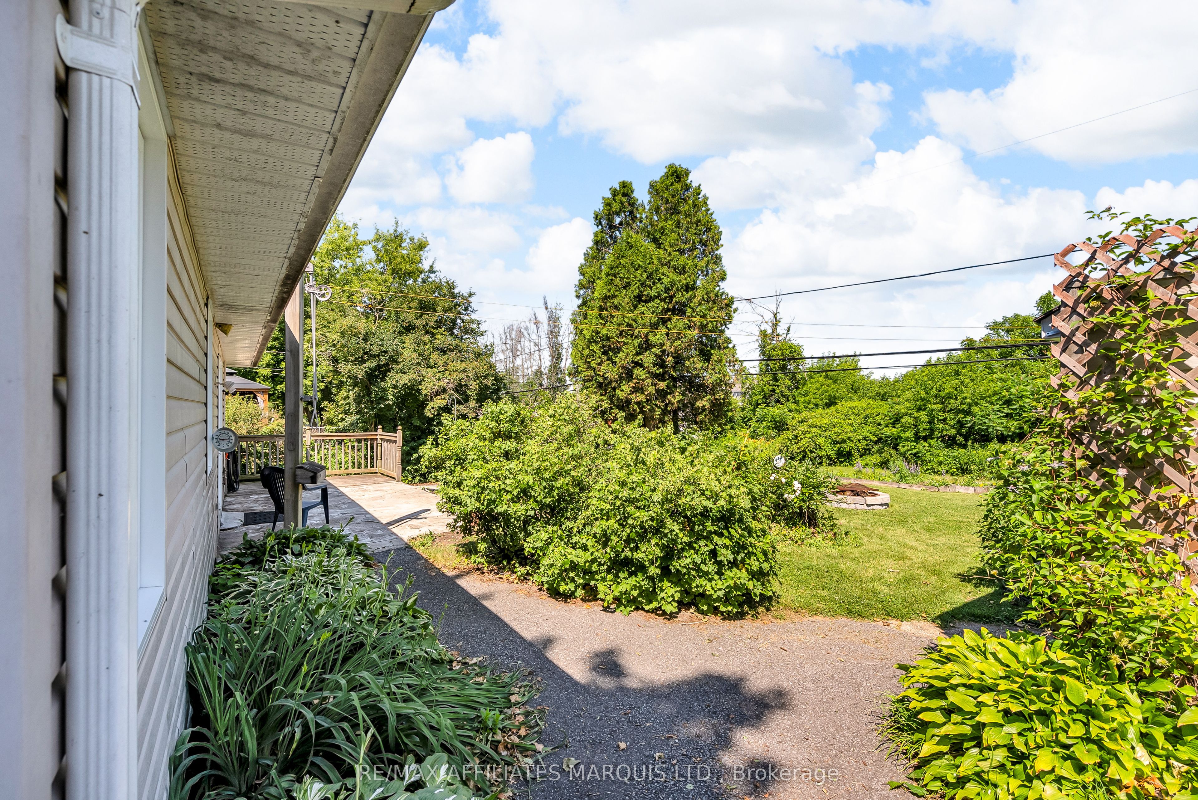 24 Saunders Avenue Property Photo 26