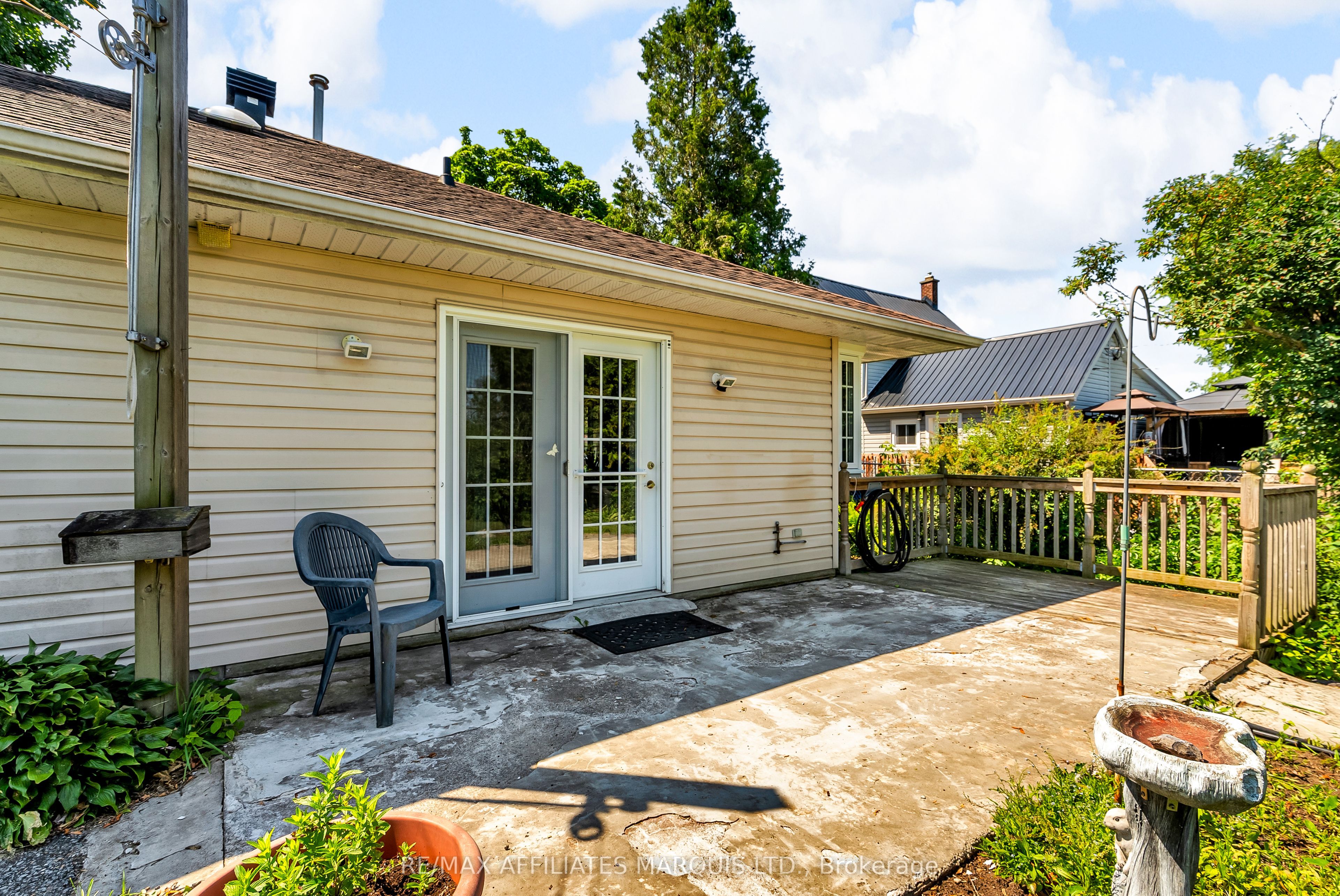 24 Saunders Avenue Property Photo 28