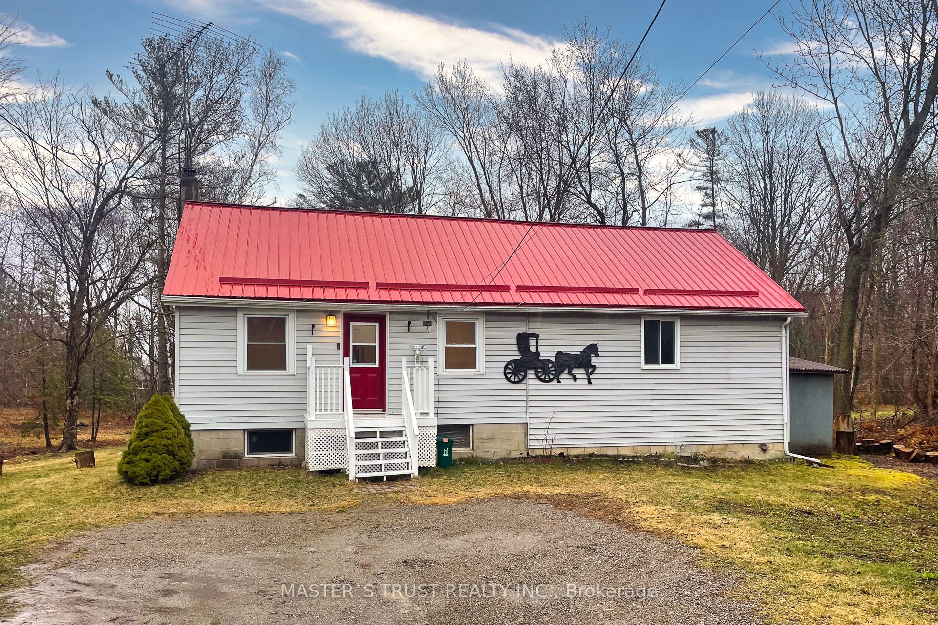 22105 Loyalist Parkway N Property Photo 1