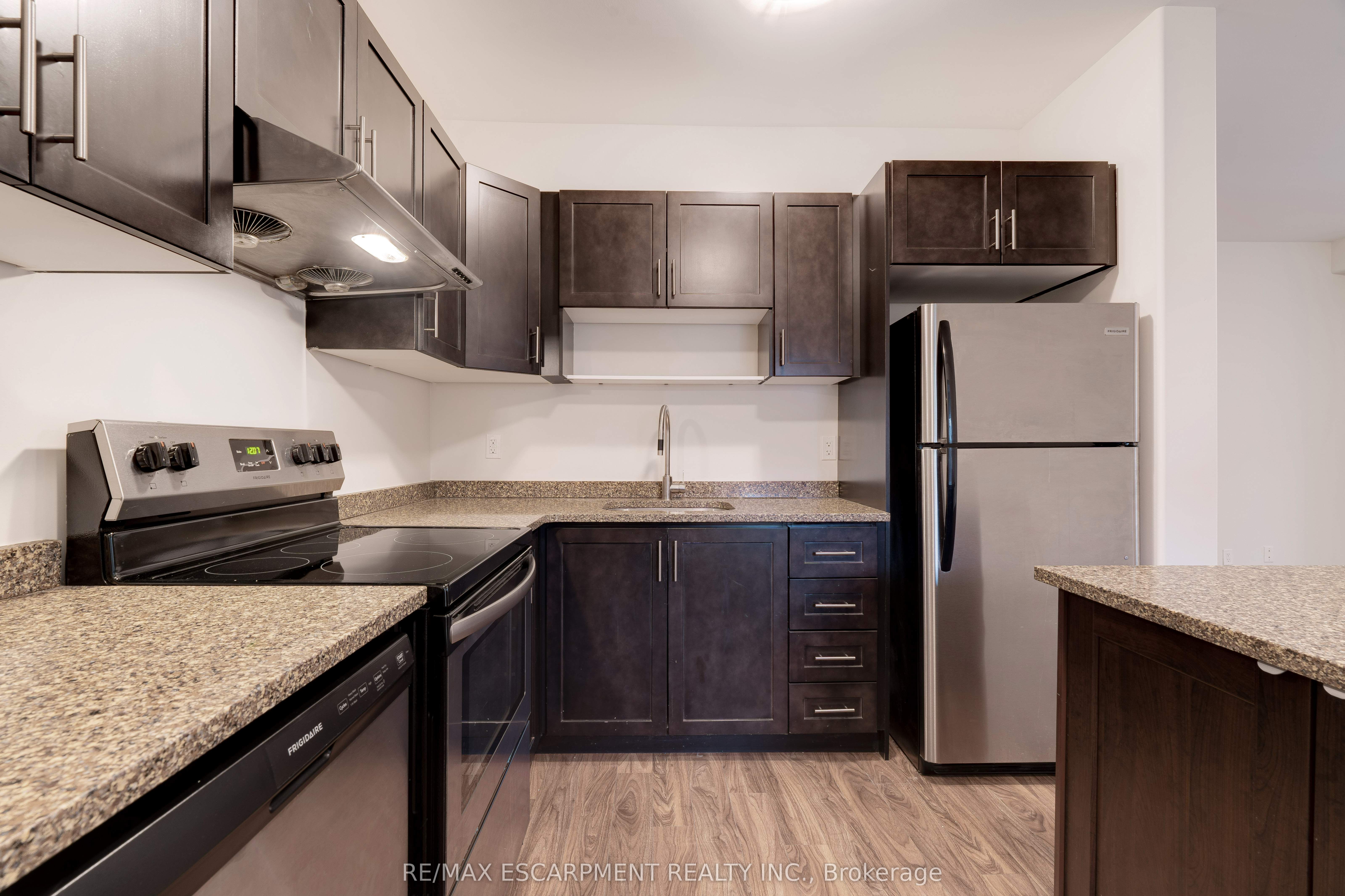 152 Sanford Avenue S Property Photo 11