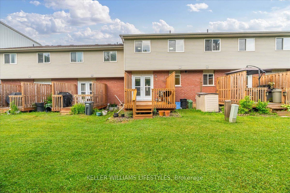#19 - 101 Brookside Street Property Photo 8