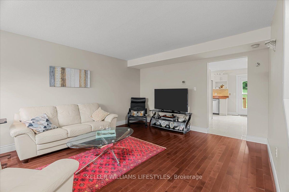 #19 - 101 Brookside Street Property Photo 10