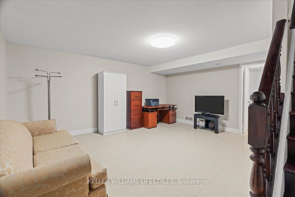 #19 - 101 Brookside Street Property Photo 27