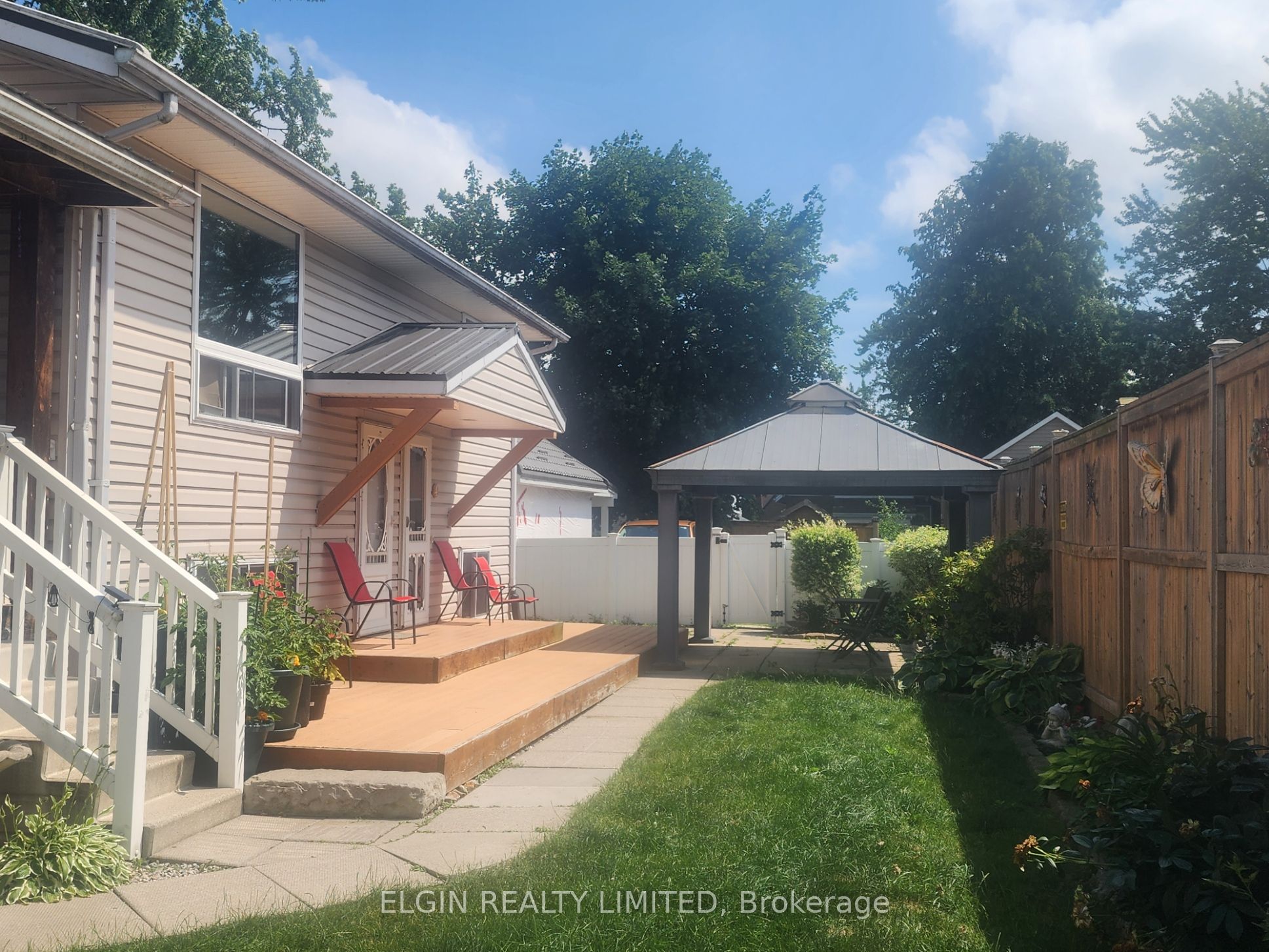 119 Erie Street Property Photo 5