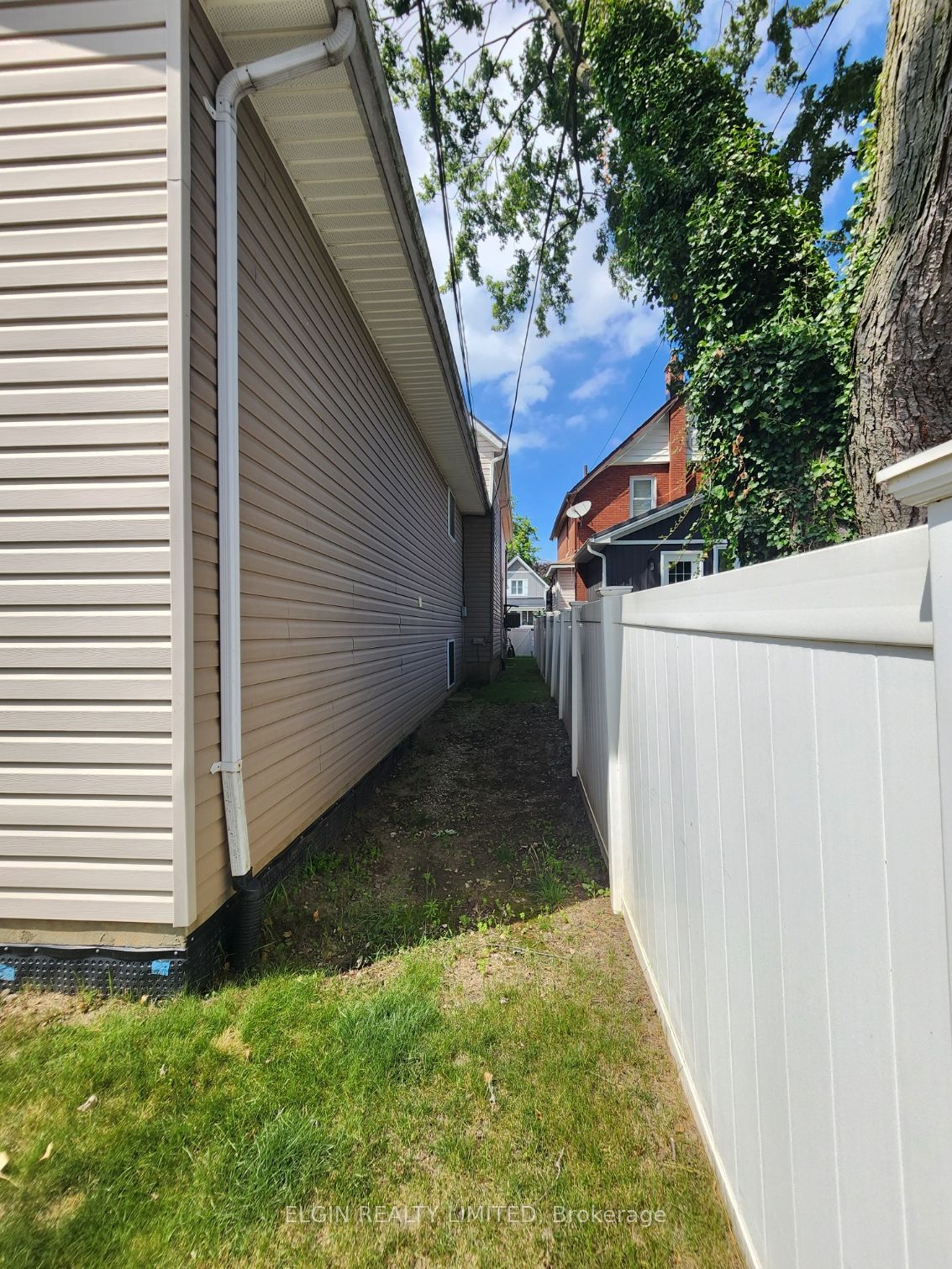 119 Erie Street Property Photo 9