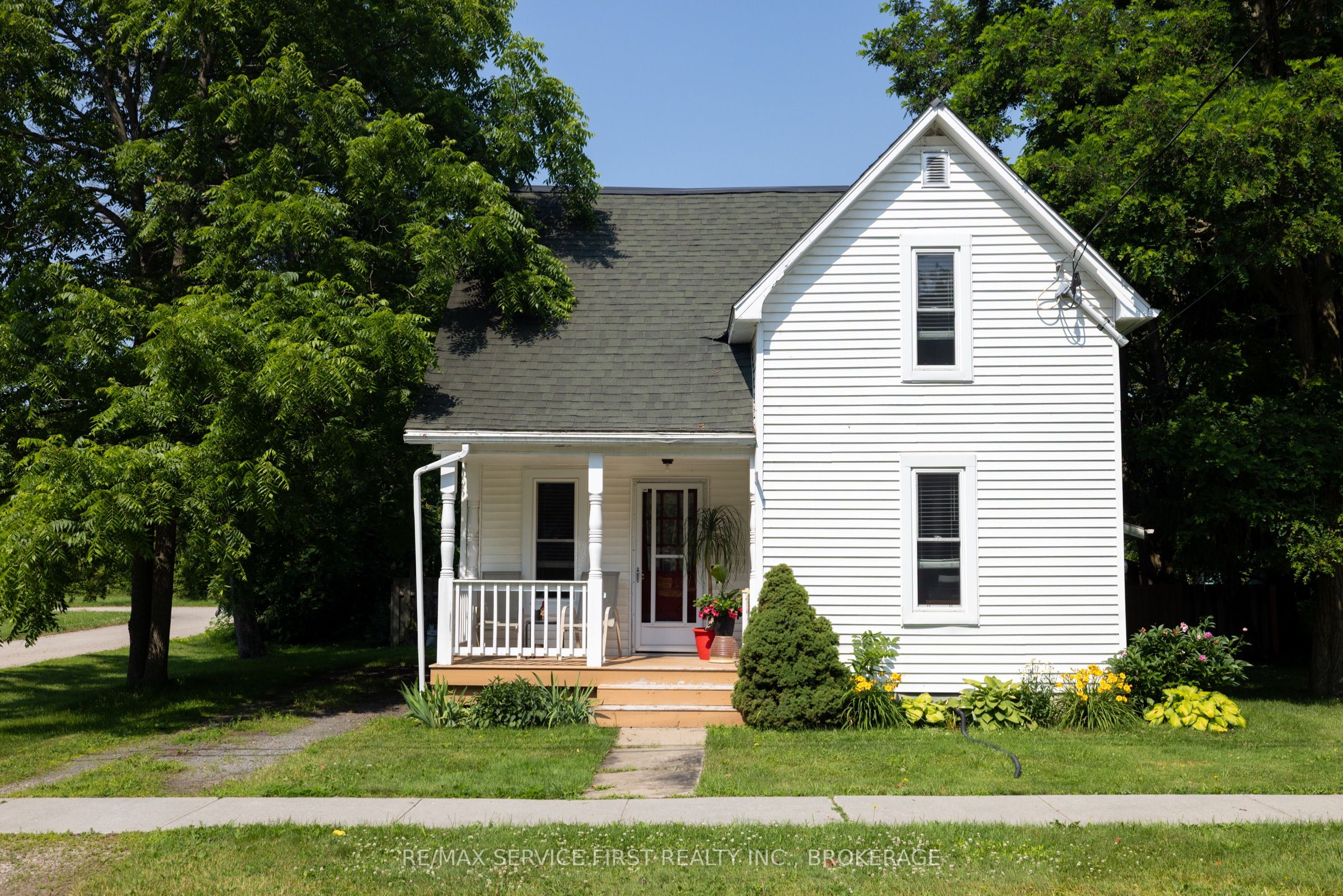 18 Garden Street Property Photo 1
