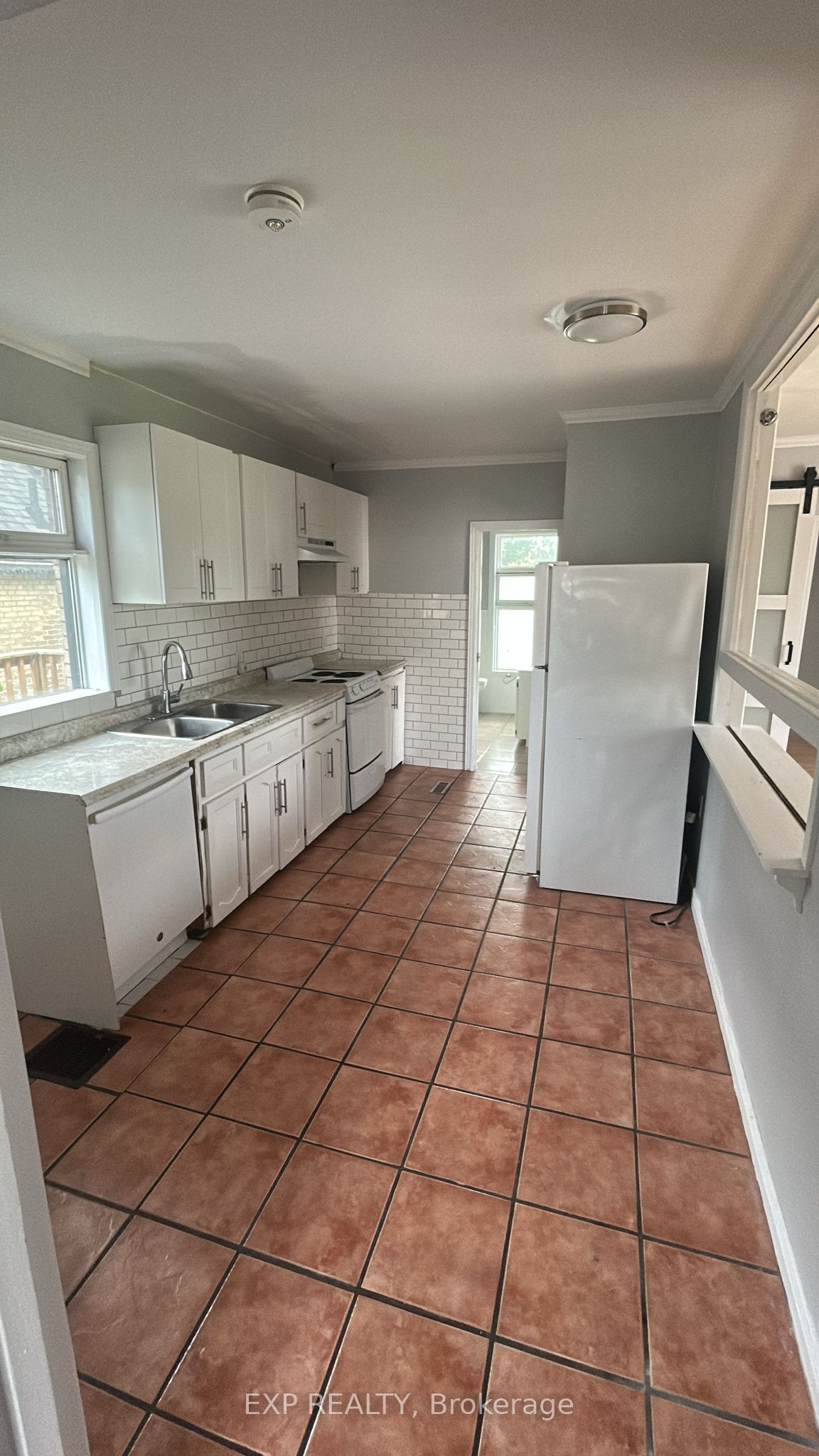 553 Quebec Street Property Photo 8