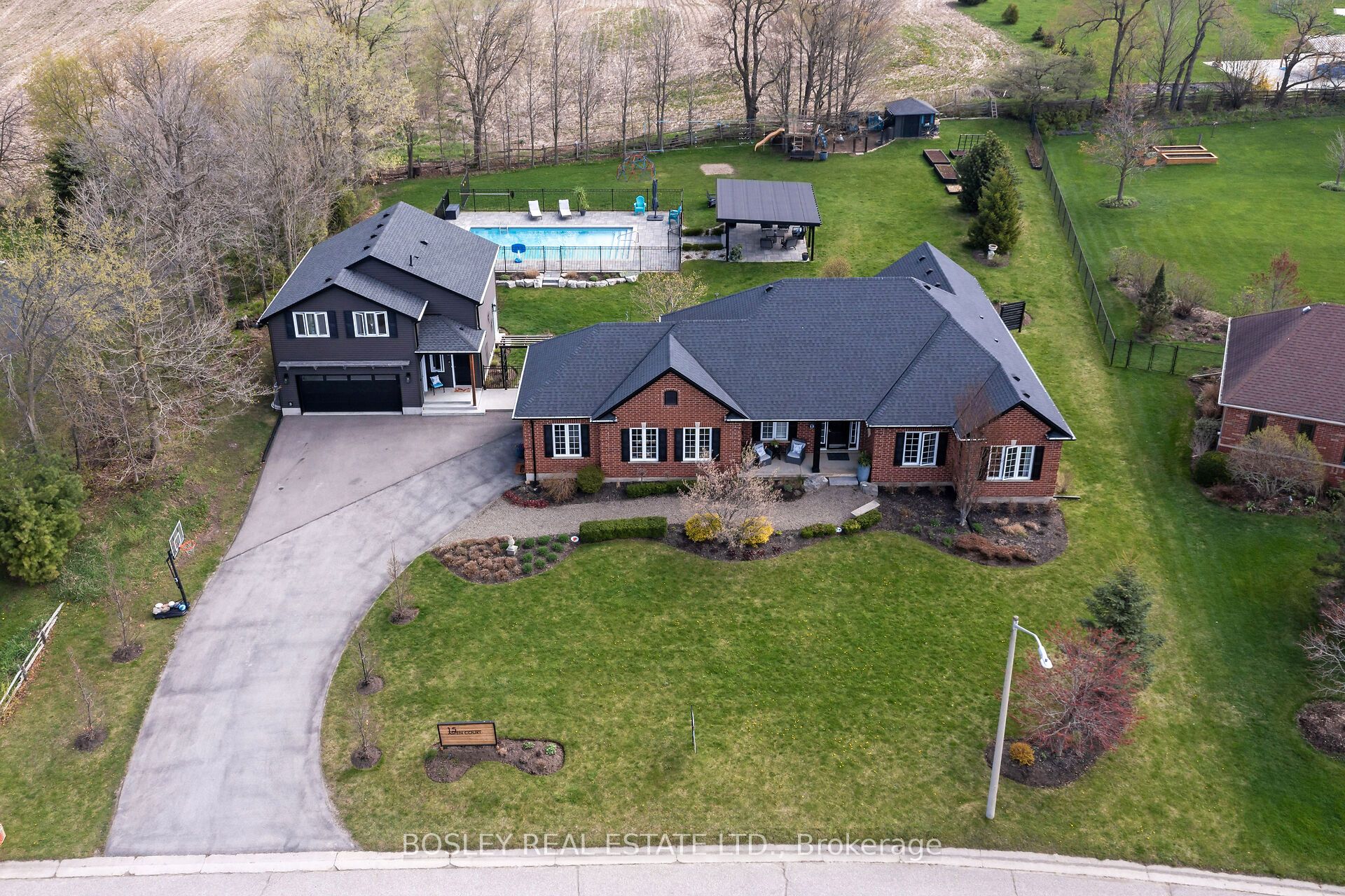 15 Aspen Court Property Photo 1