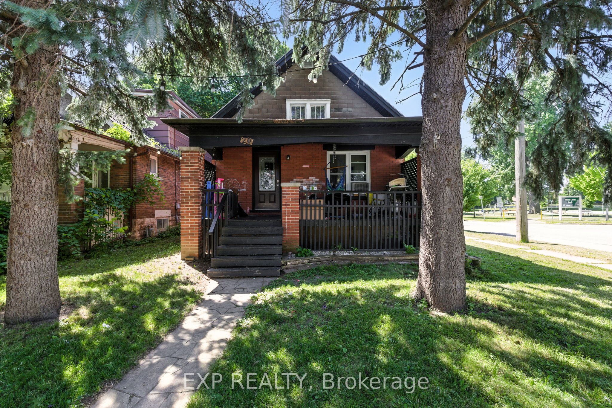 20 Barrington Avenue Property Photo 1
