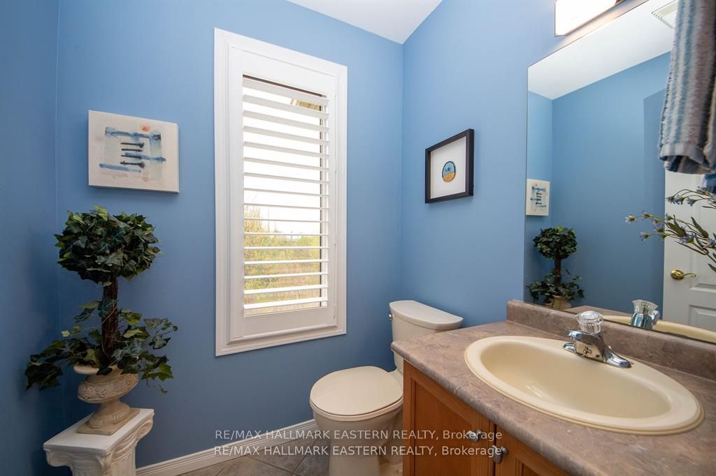 877 Wentworth Street 14 Property Photo 5