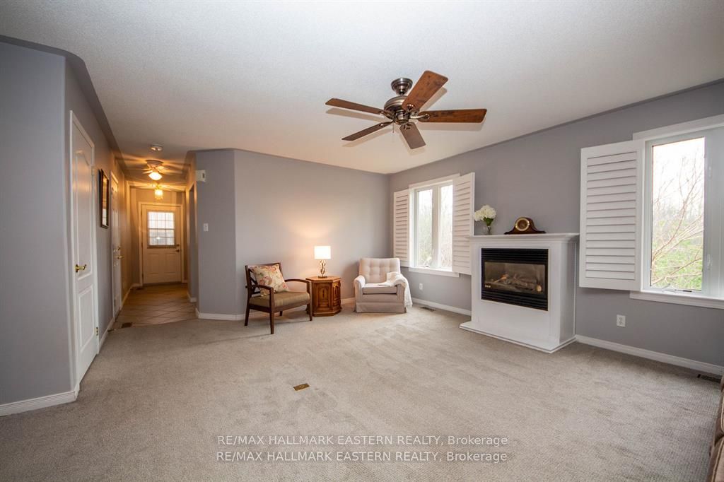 877 Wentworth Street 14 Property Photo 6