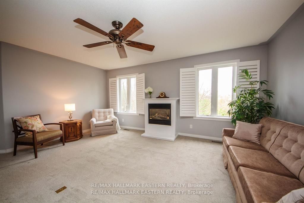 877 Wentworth Street 14 Property Photo 7