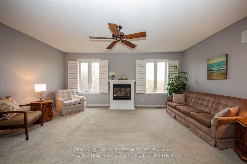 877 Wentworth Street 14 Property Photo 8