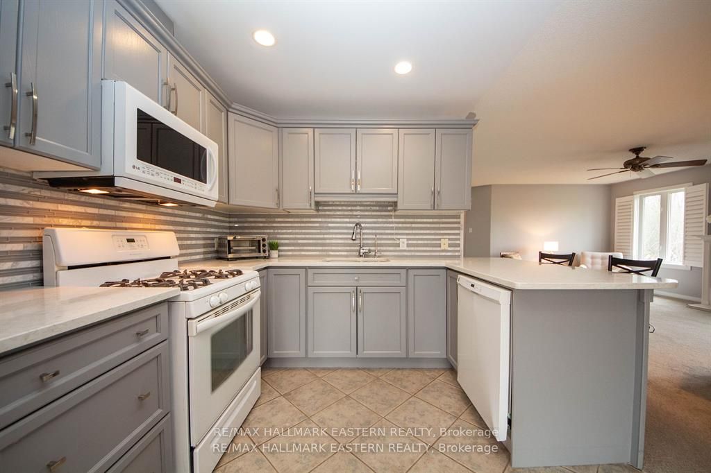 877 Wentworth Street 14 Property Photo 11