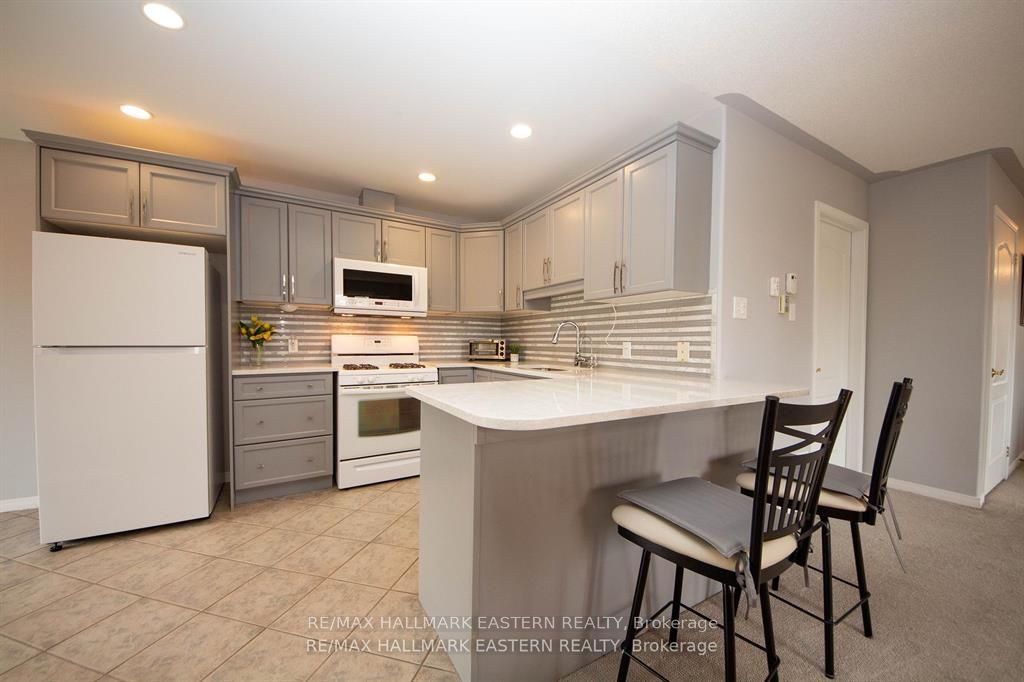 877 Wentworth Street 14 Property Photo 12